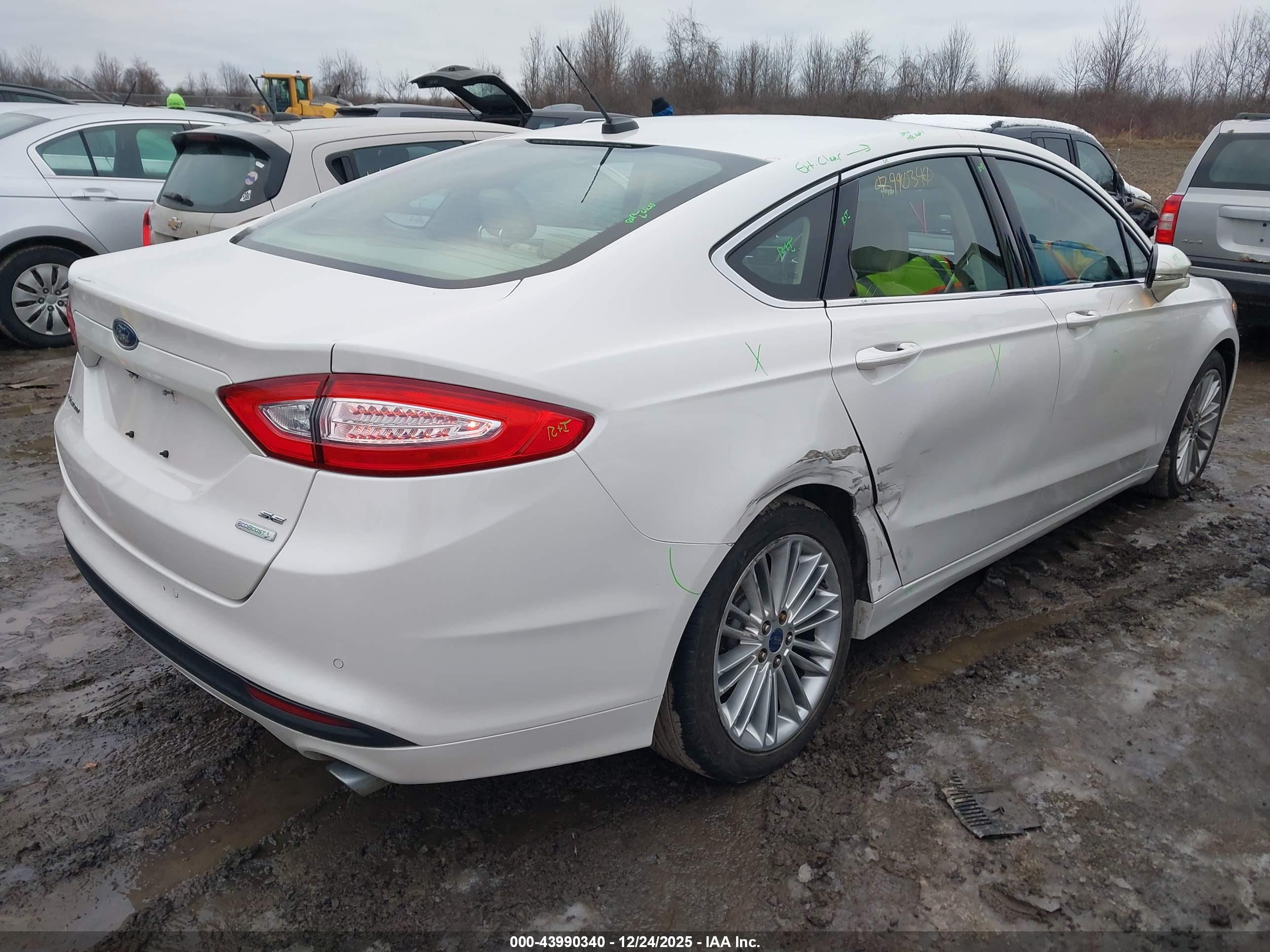 FORD FUSION image 4