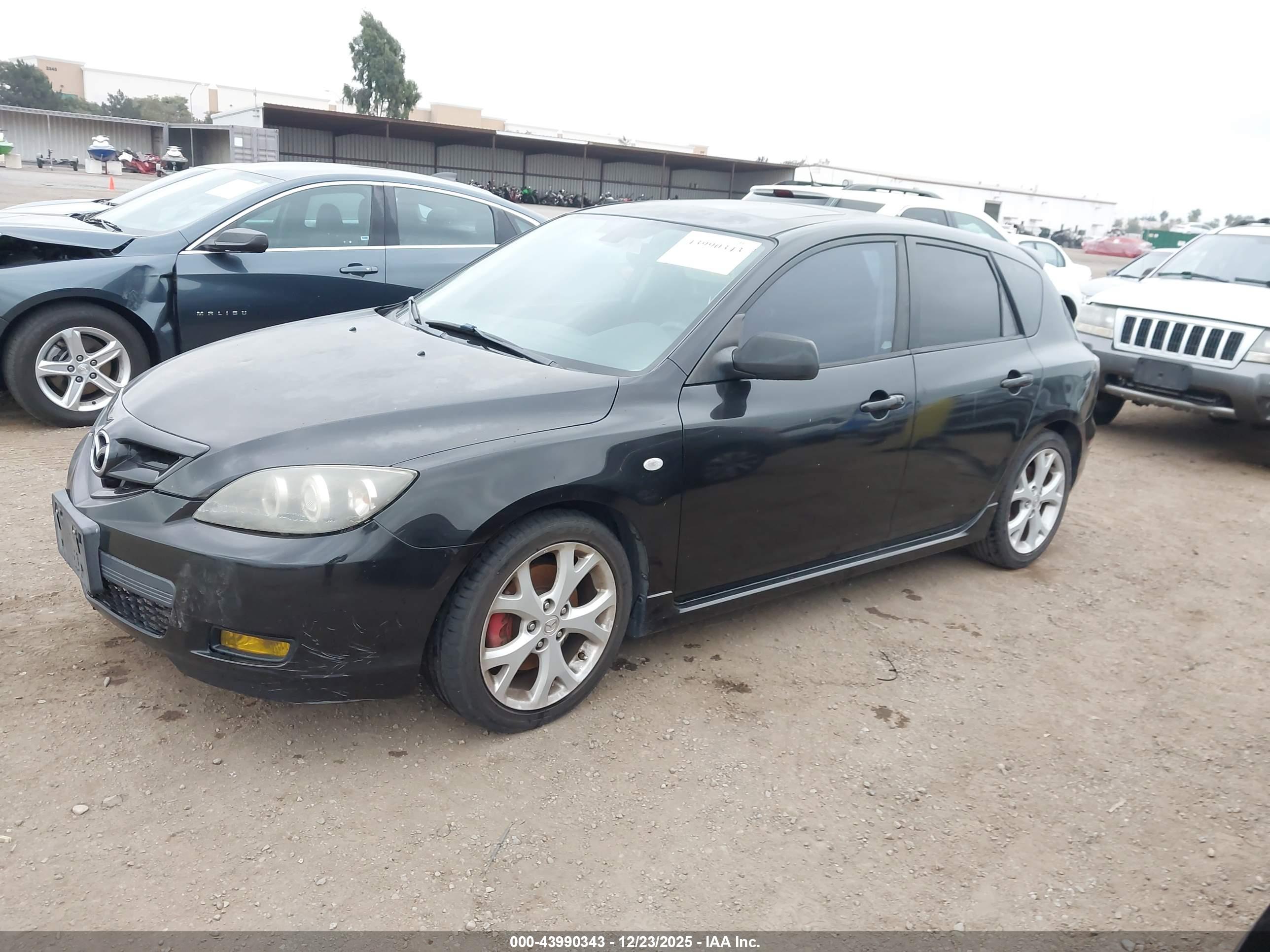 MAZDA MAZDA3 image 2