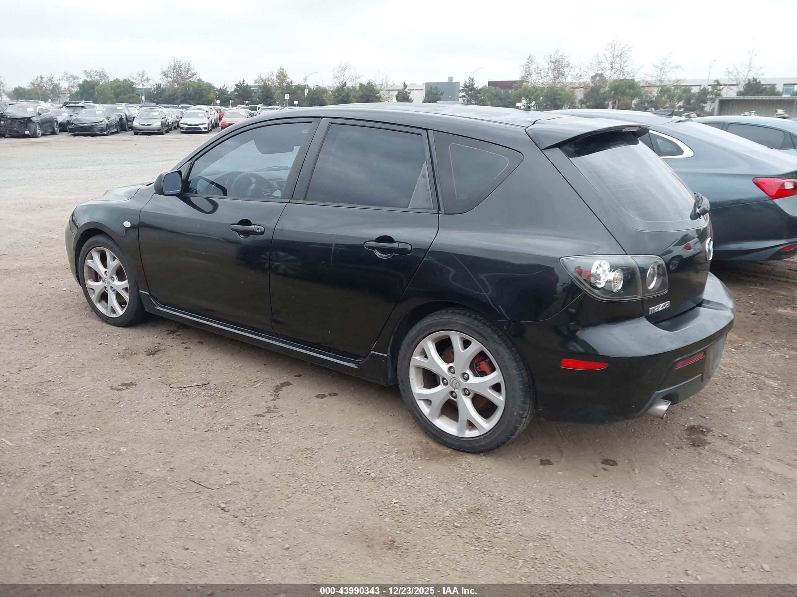 MAZDA MAZDA3 image 3