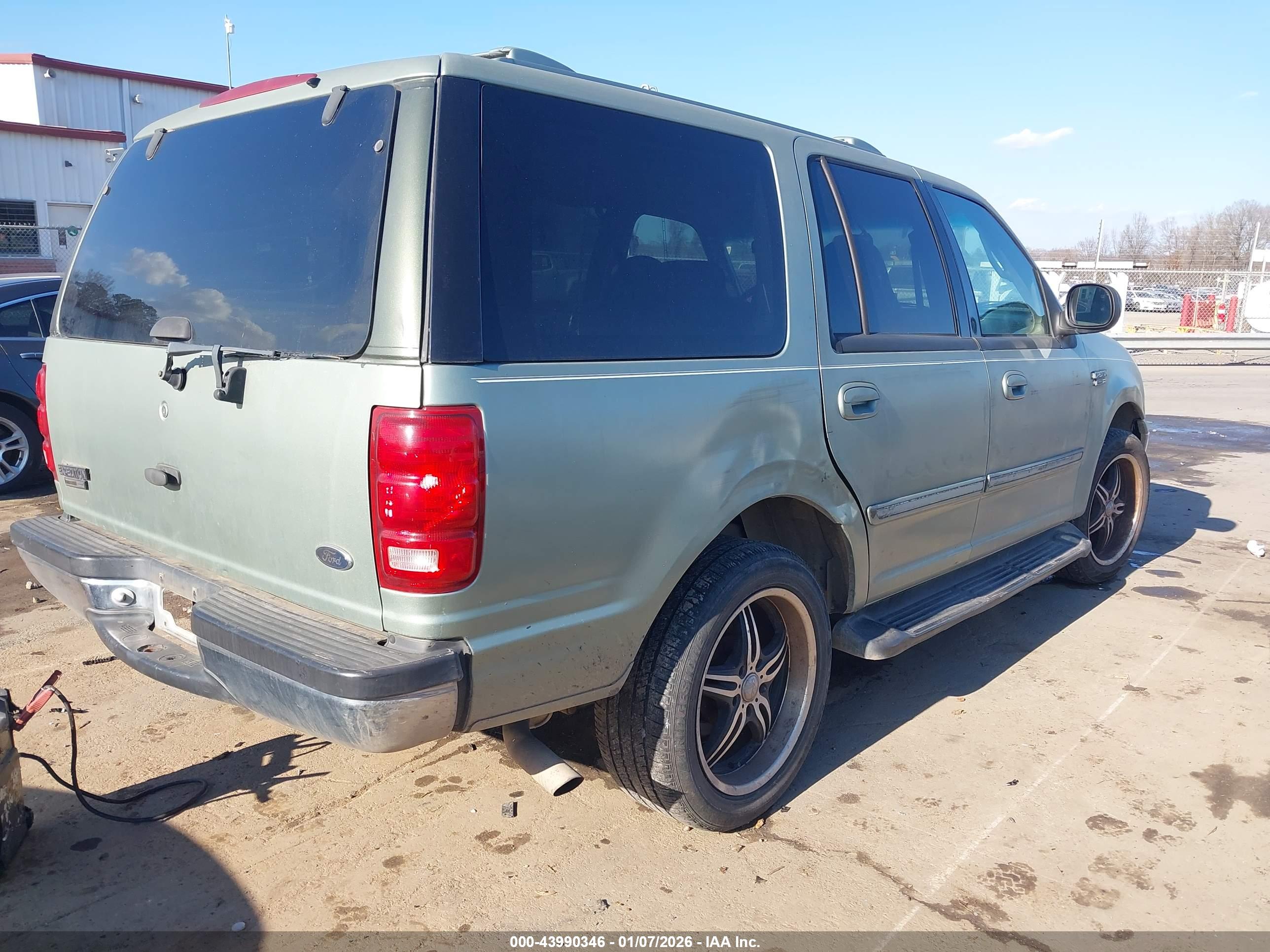 FORD EXPEDITION image 4