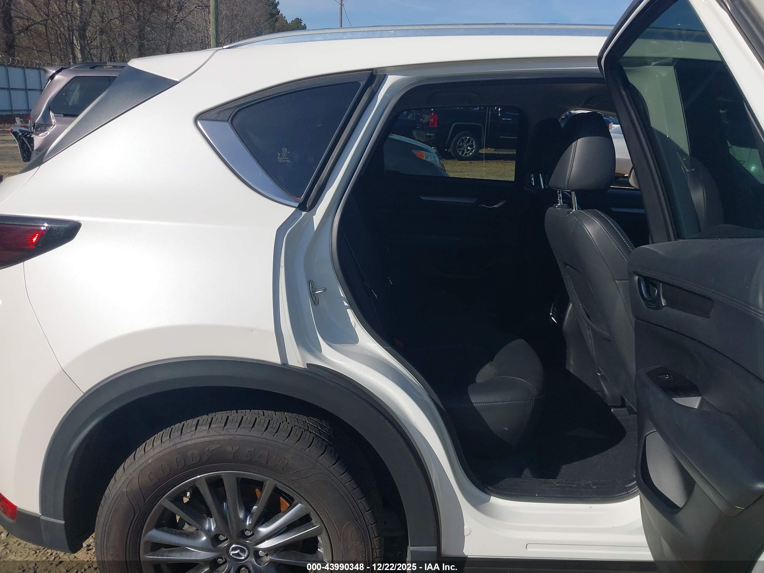MAZDA CX-5 image 8