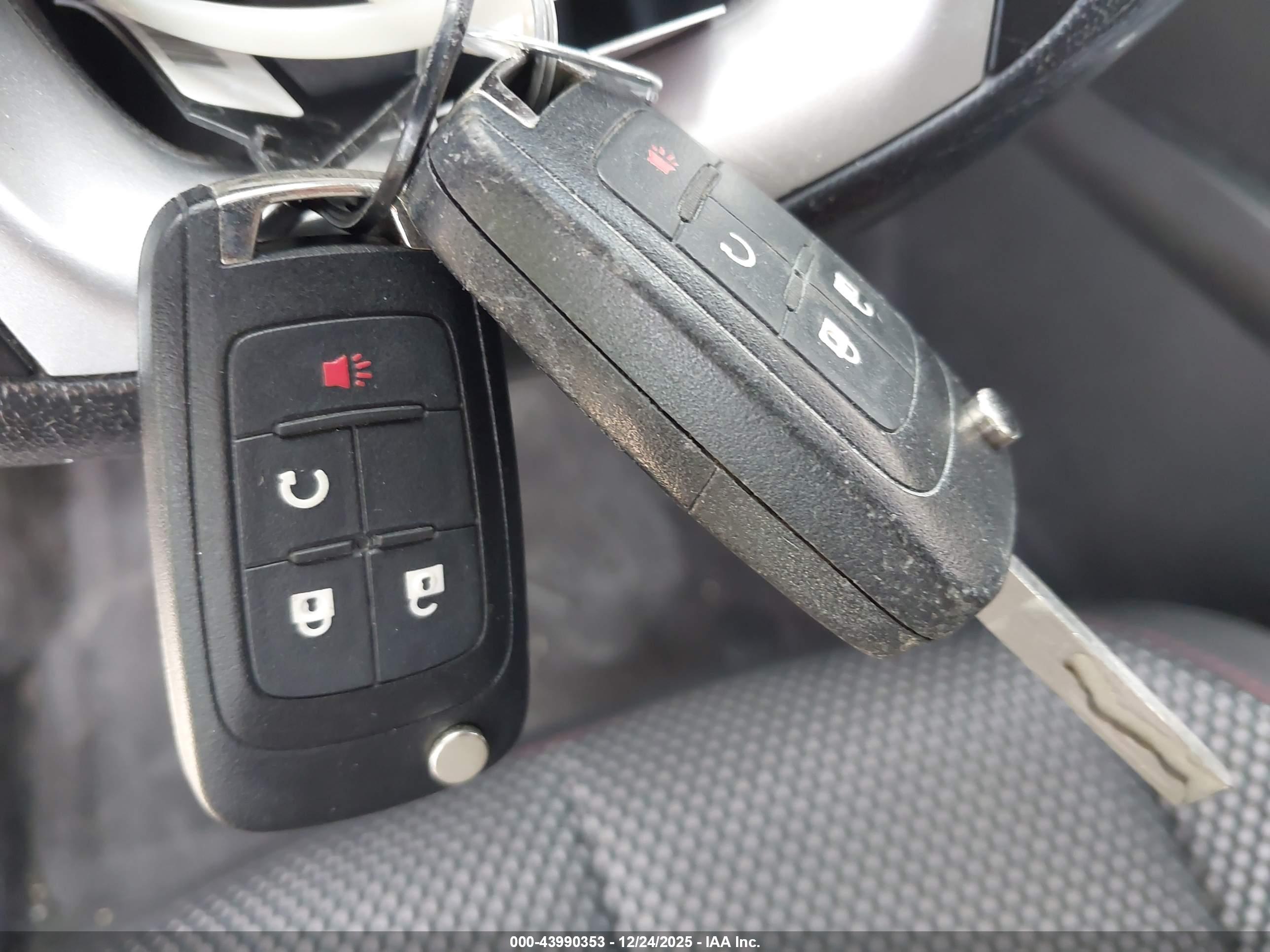 CHEVROLET EQUINOX image 11