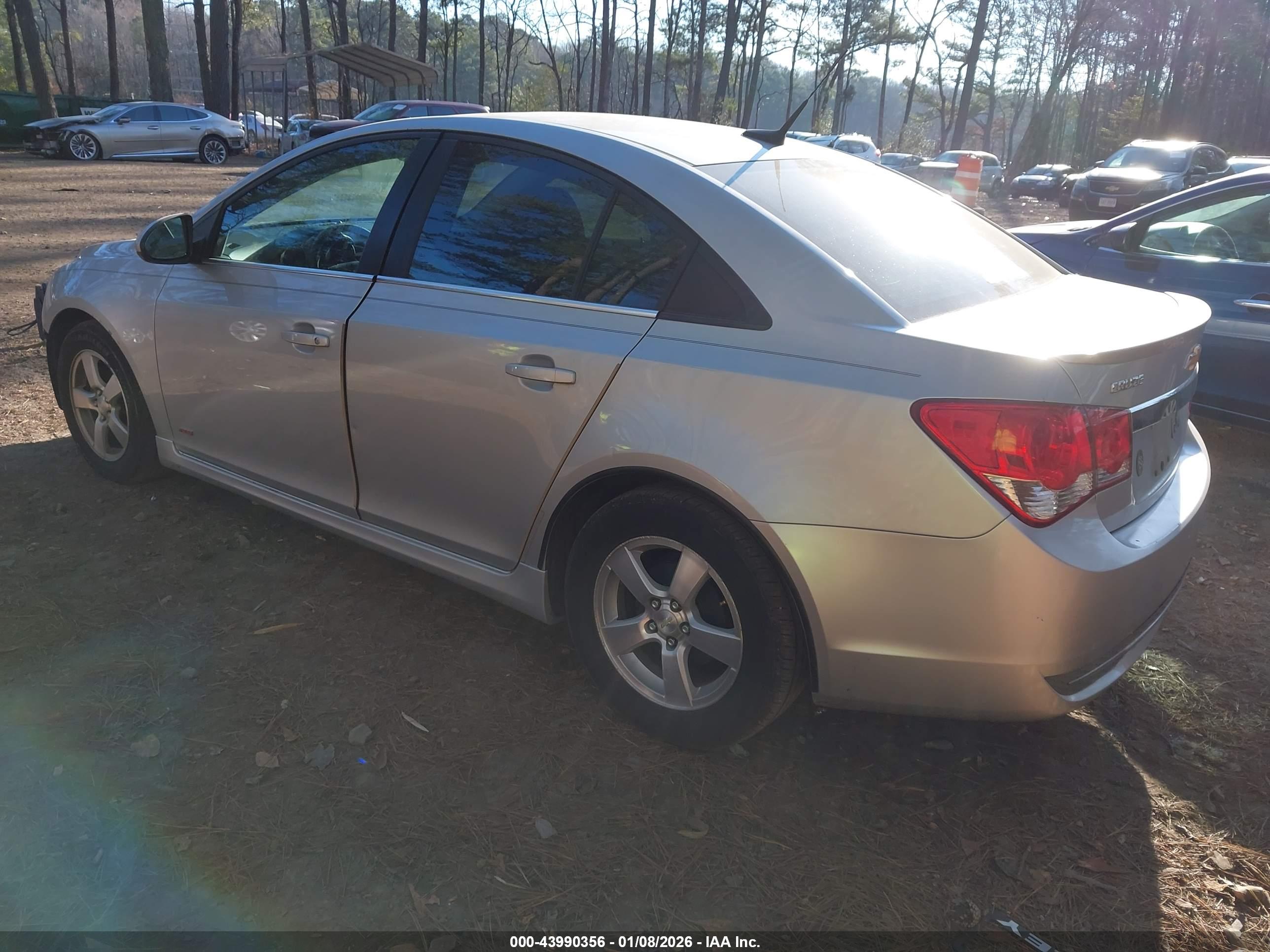 CHEVROLET CRUZE image 3