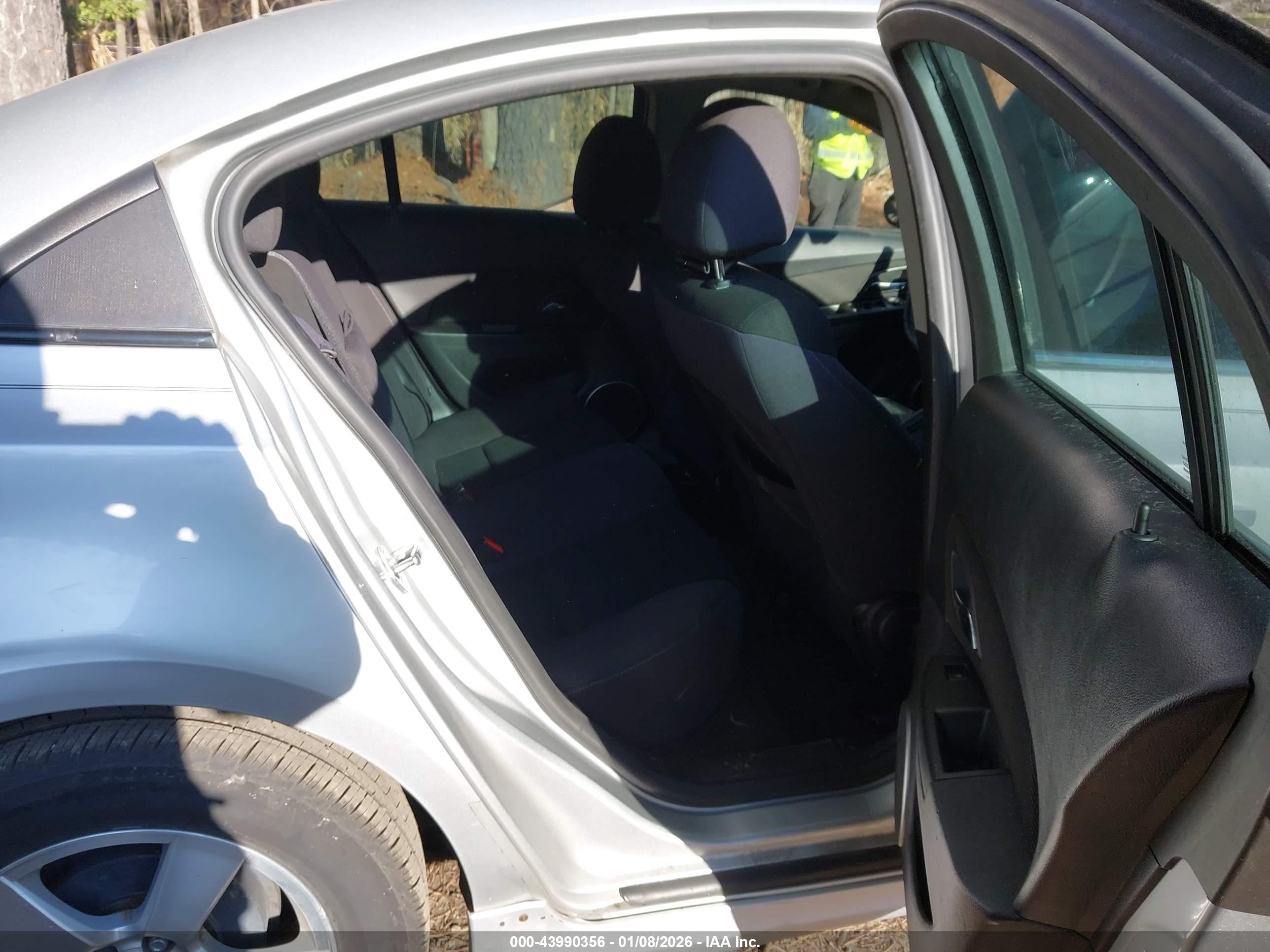 CHEVROLET CRUZE image 8