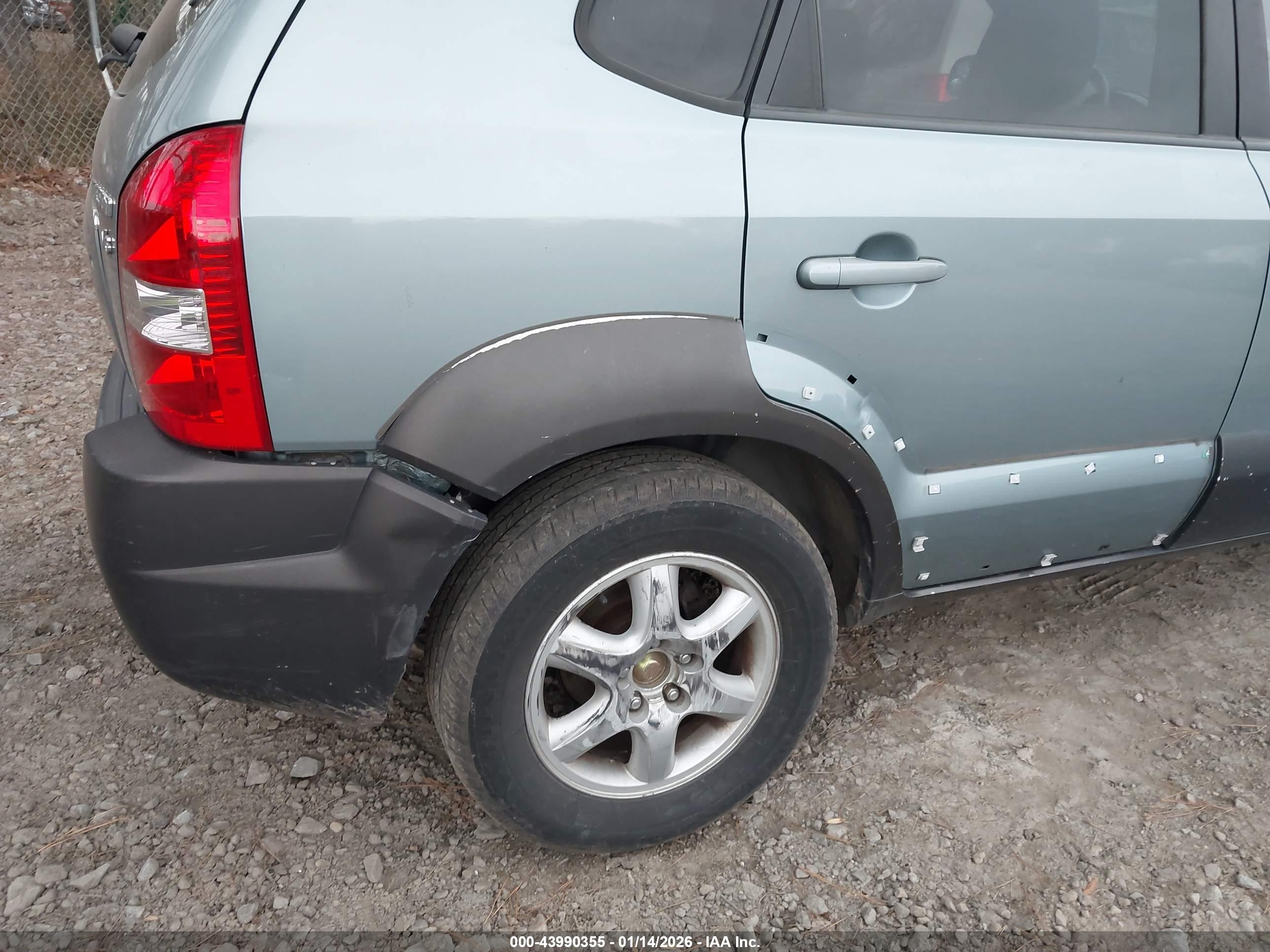 HYUNDAI TUCSON image 6
