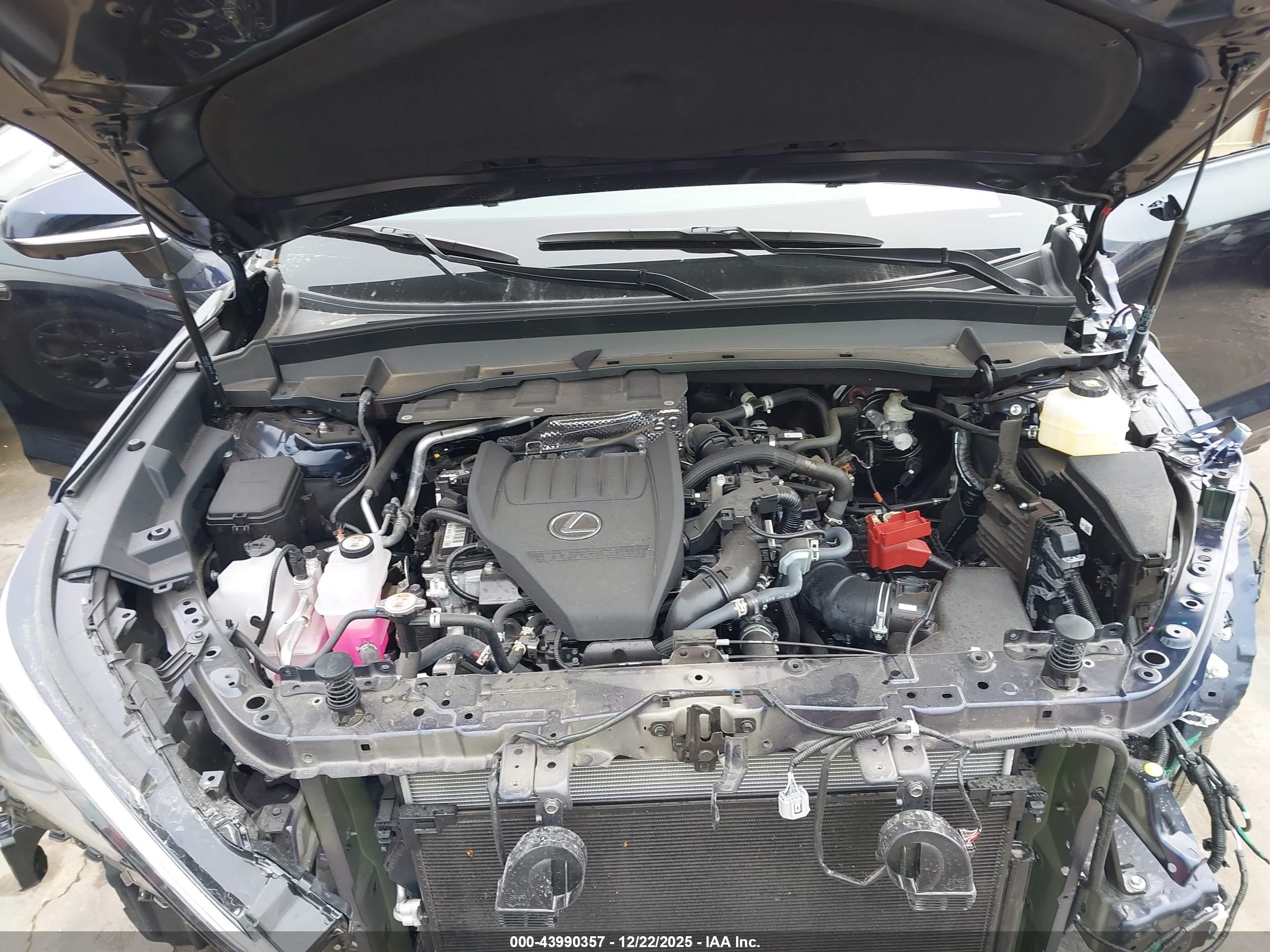 LEXUS TX image 10
