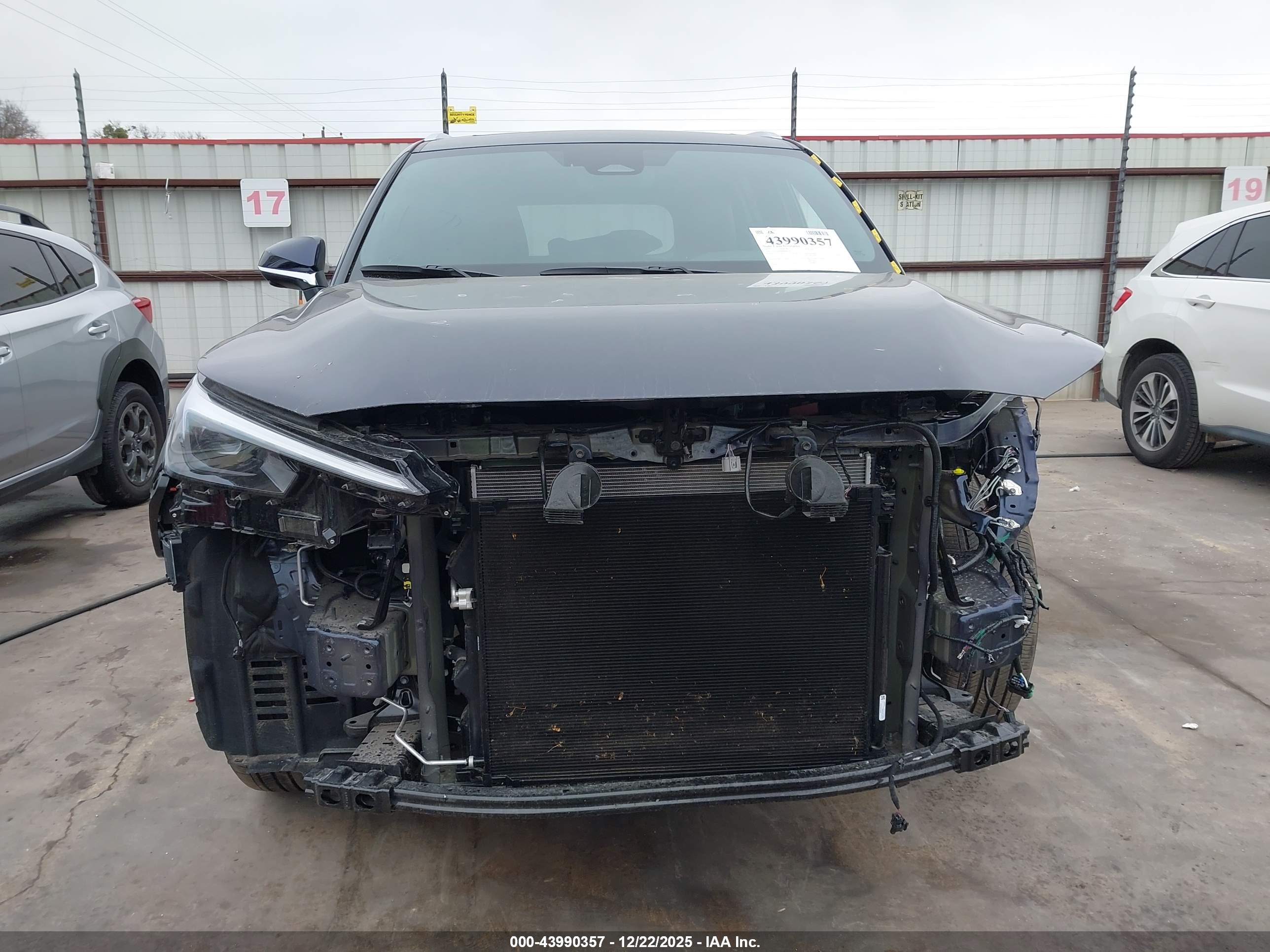 LEXUS TX image 6