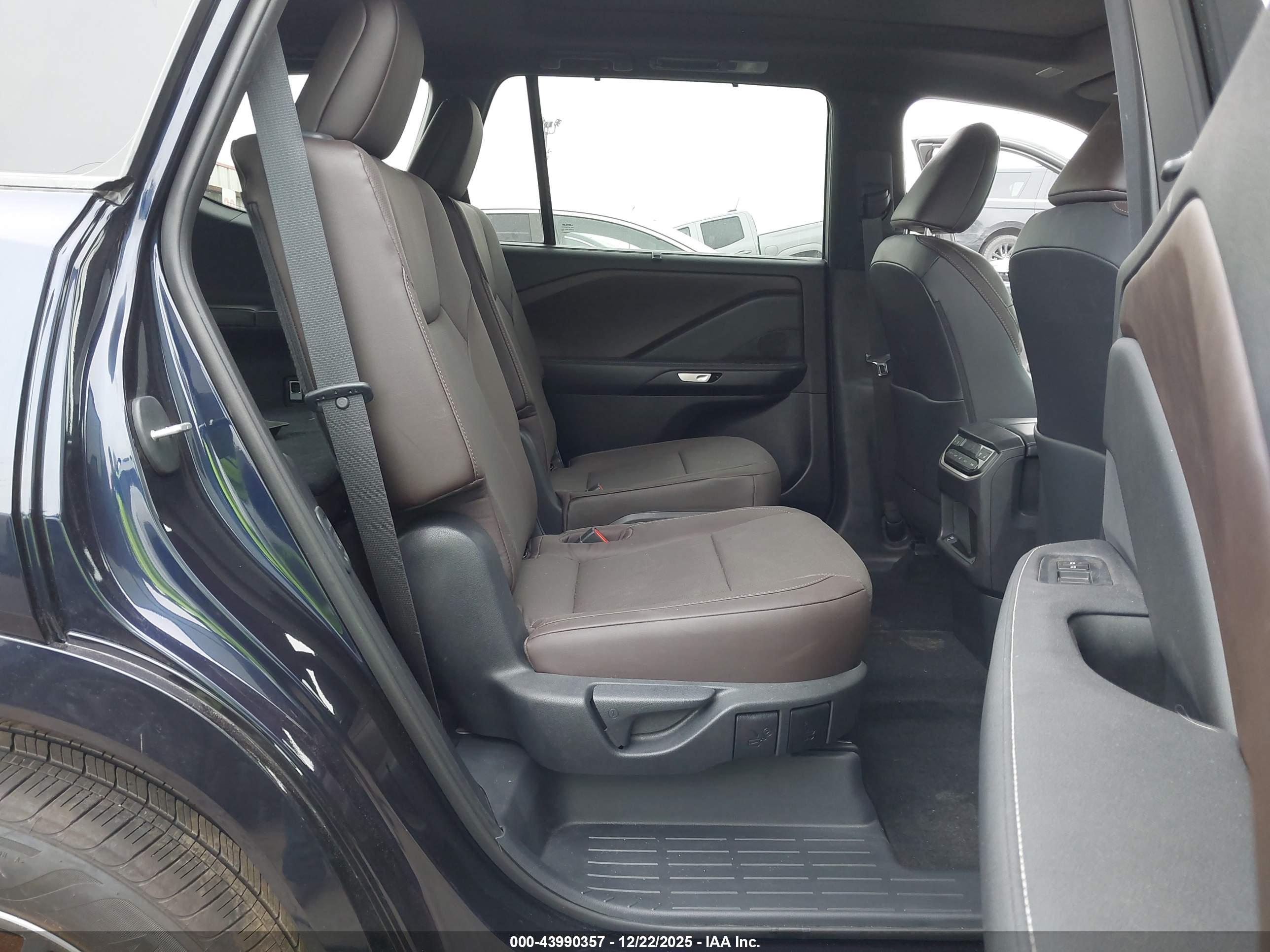 LEXUS TX image 8