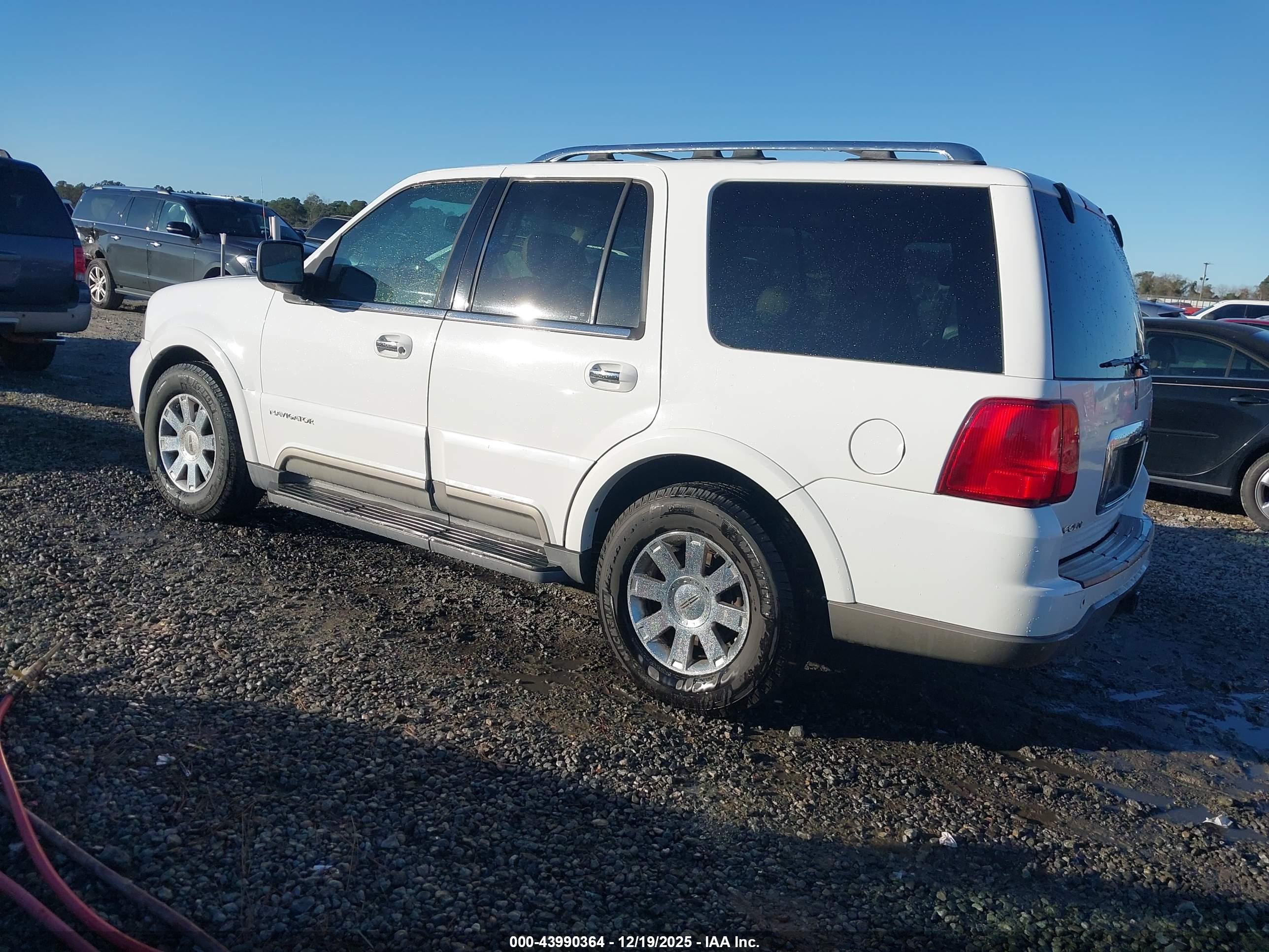LINCOLN NAVIGATOR image 3