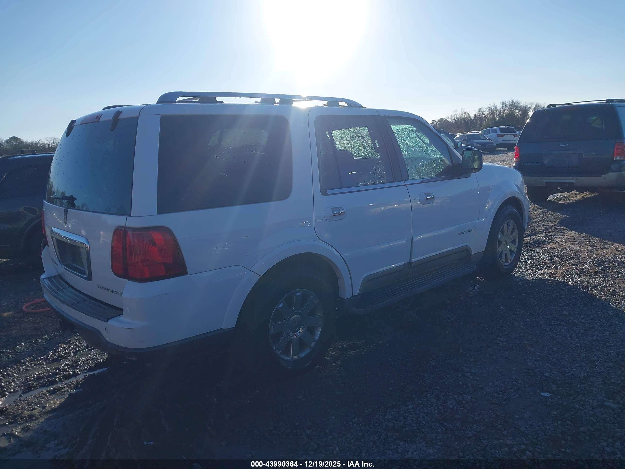 LINCOLN NAVIGATOR image 4