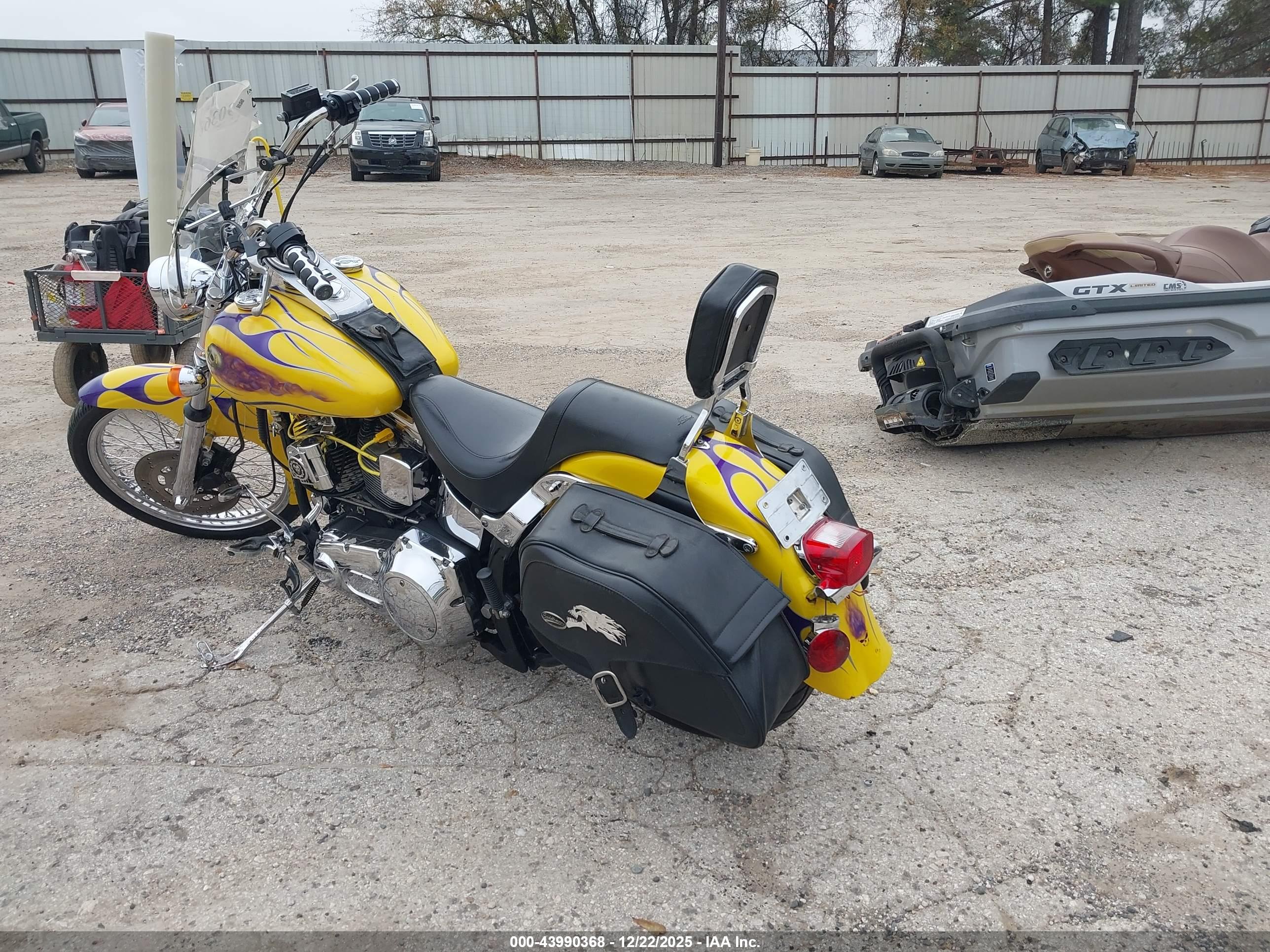 HARLEY-DAVIDSON FXST image 3