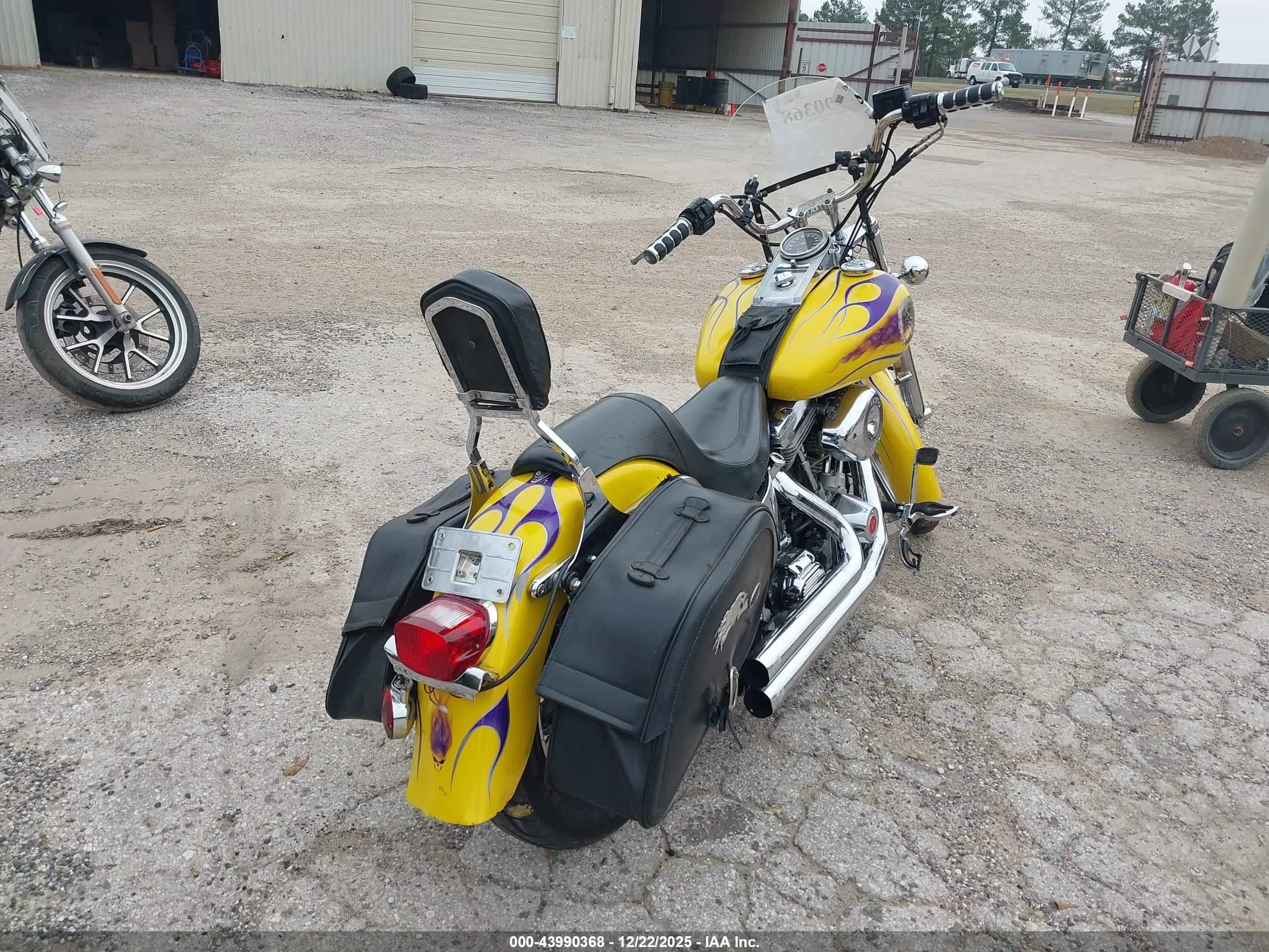 HARLEY-DAVIDSON FXST image 4