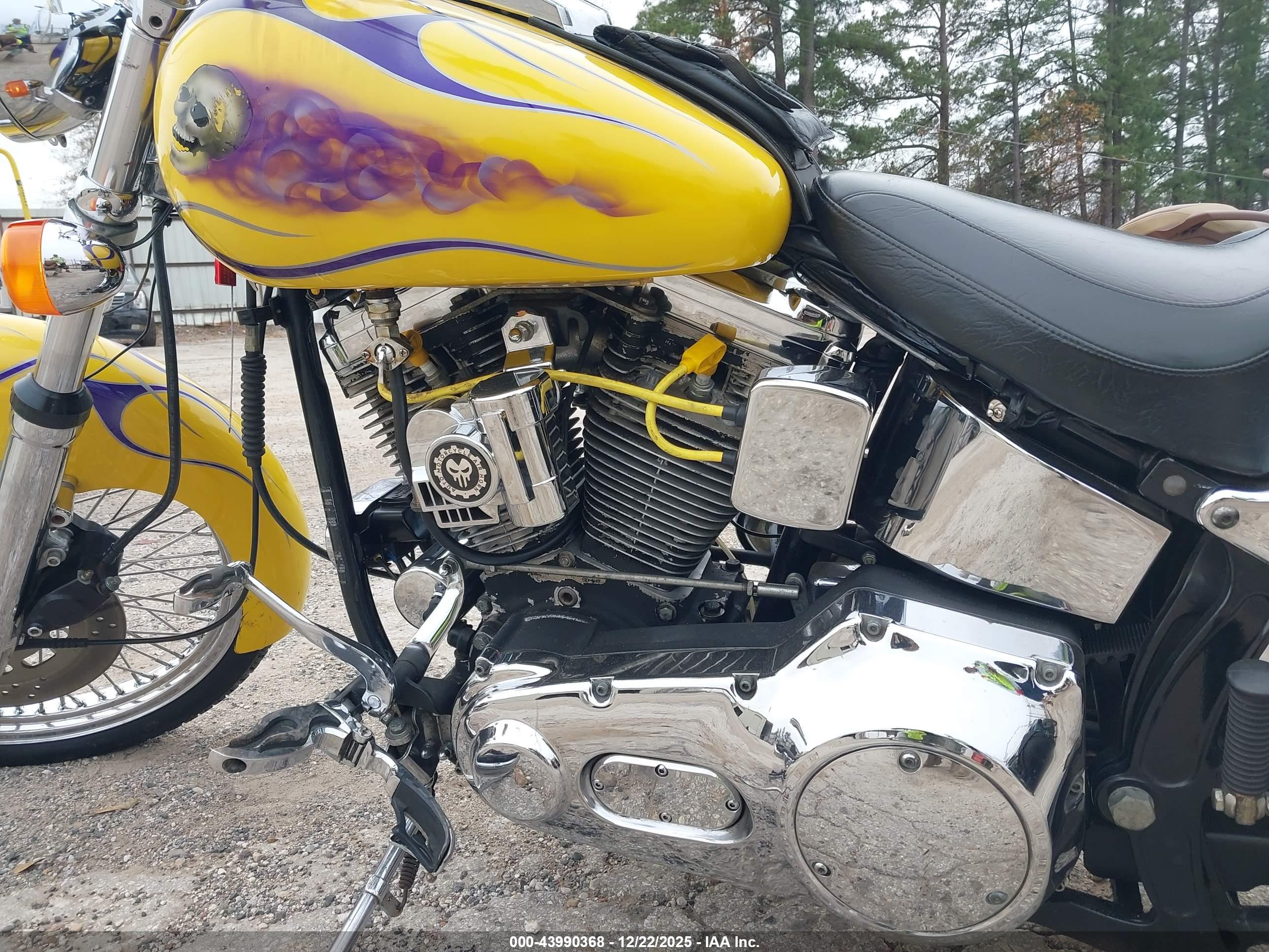 HARLEY-DAVIDSON FXST image 9