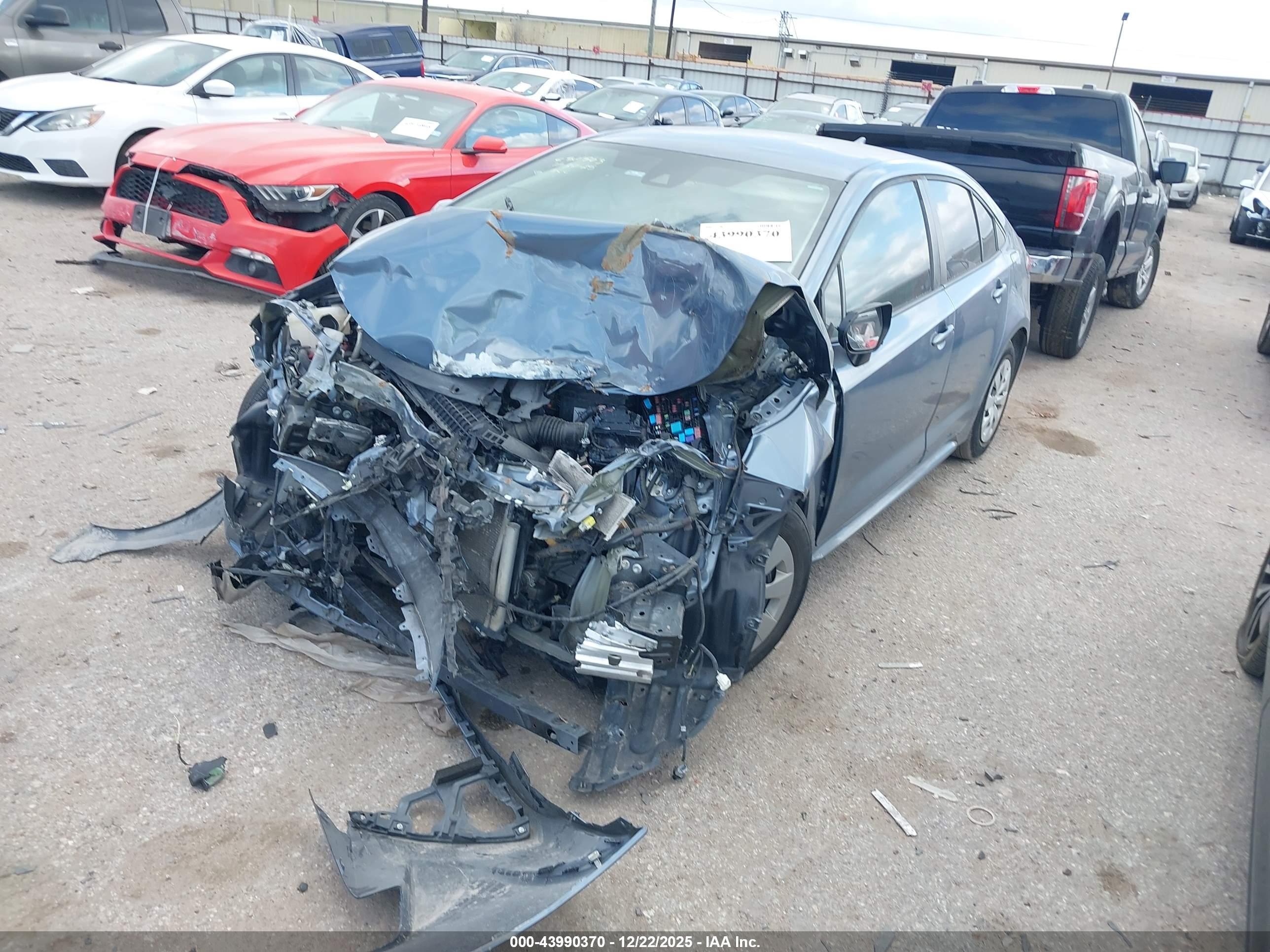 TOYOTA COROLLA image 2