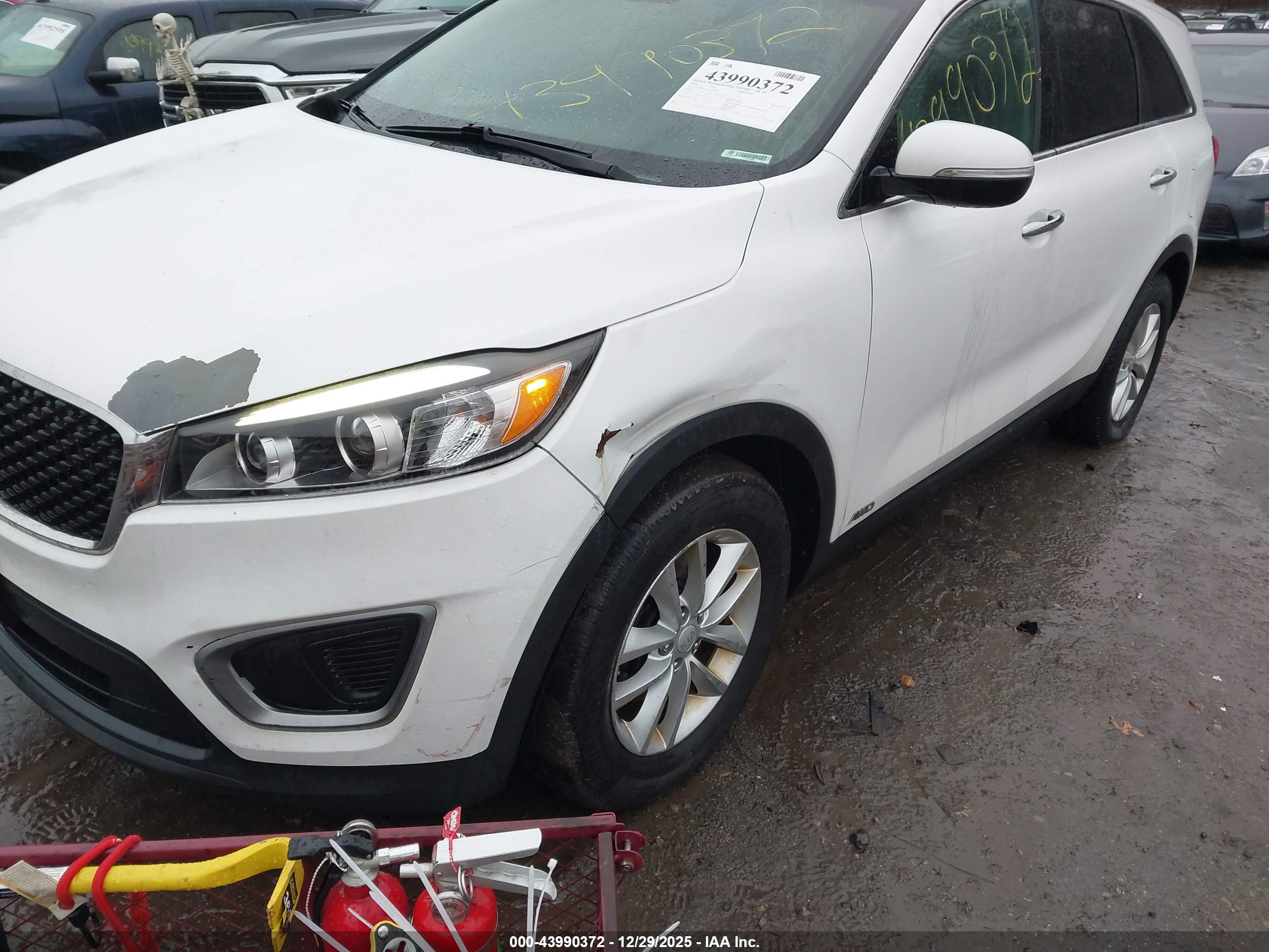 KIA SORENTO image 2