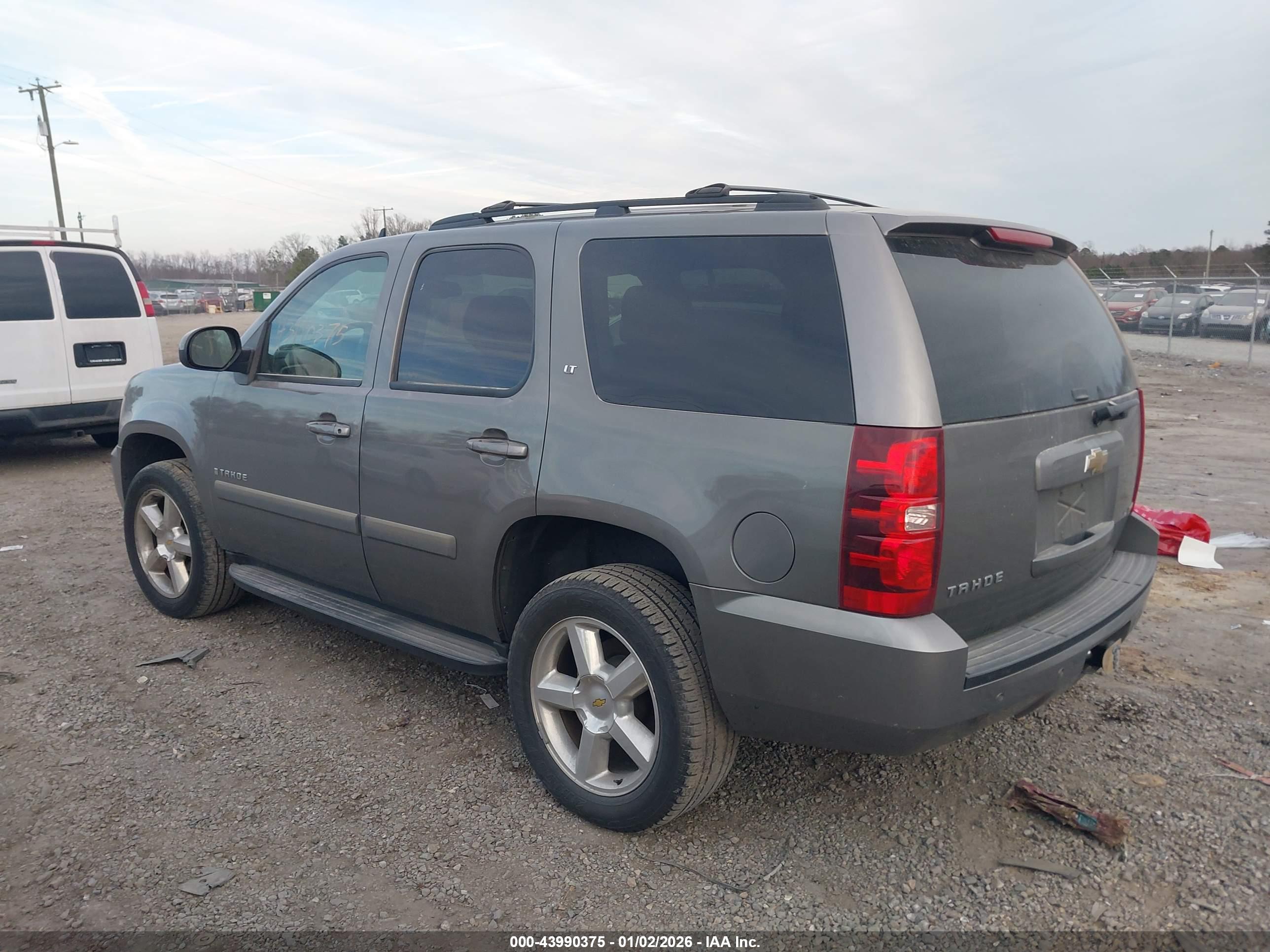 CHEVROLET TAHOE image 3