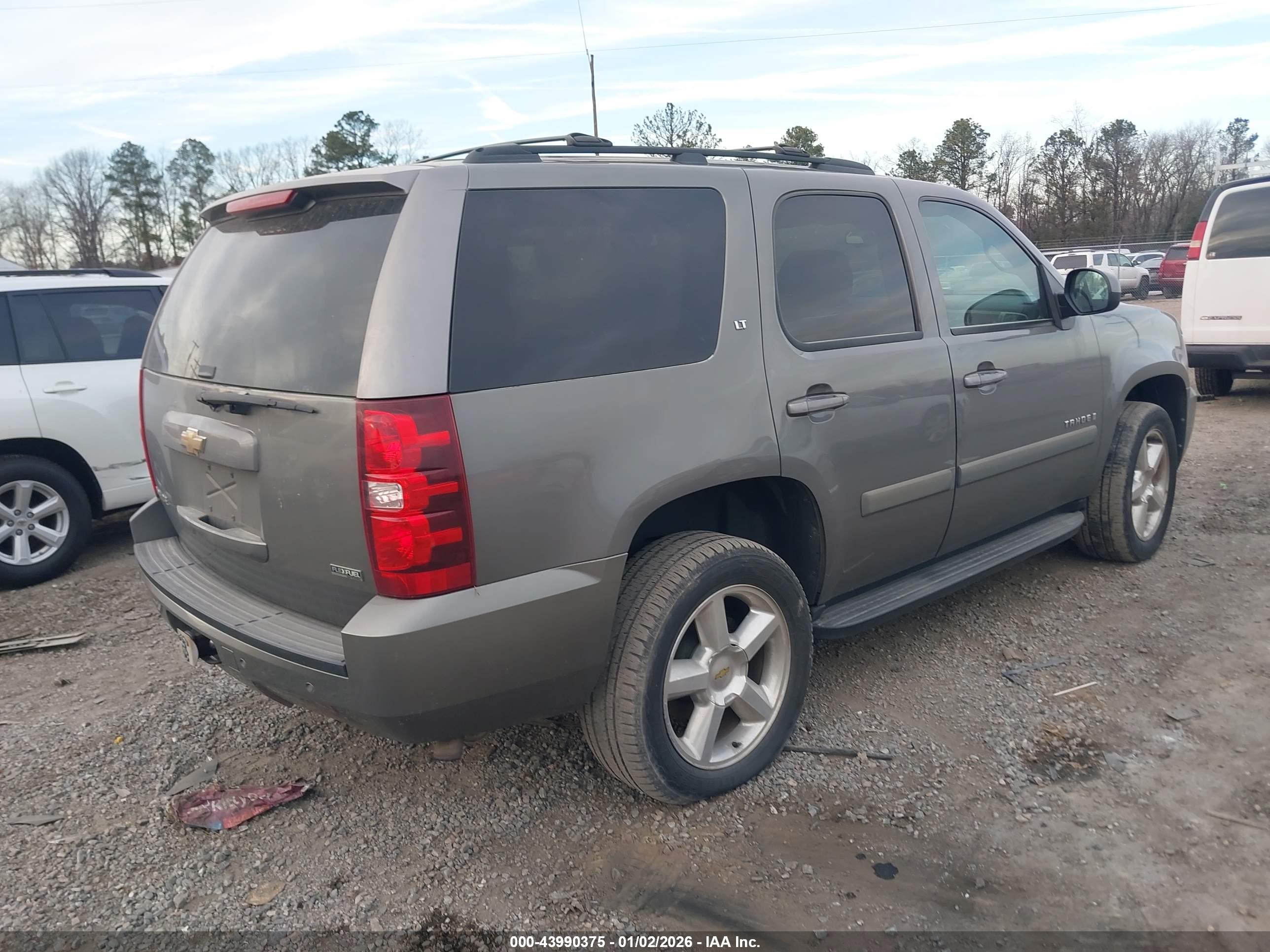 CHEVROLET TAHOE image 4