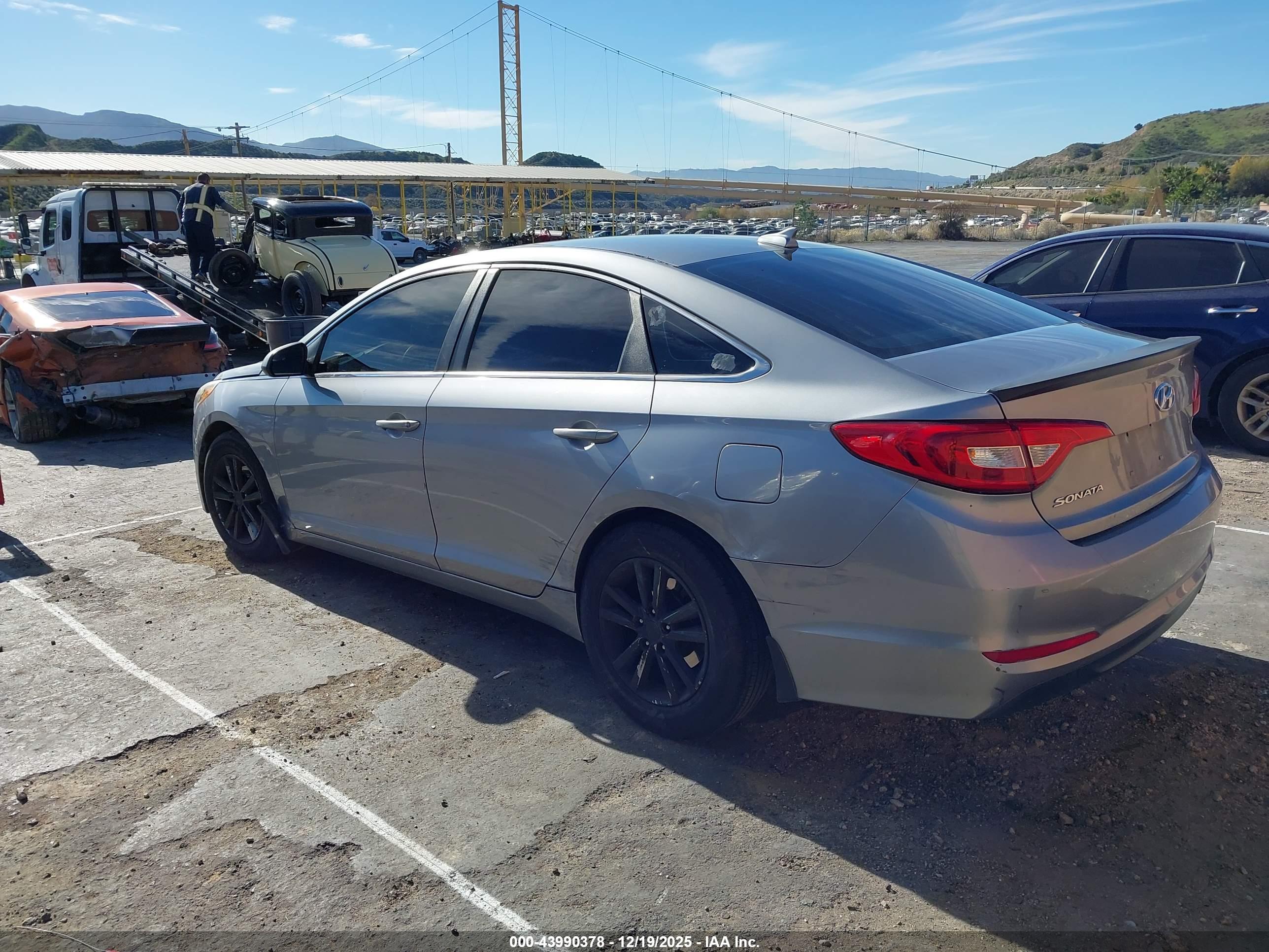 HYUNDAI SONATA image 3
