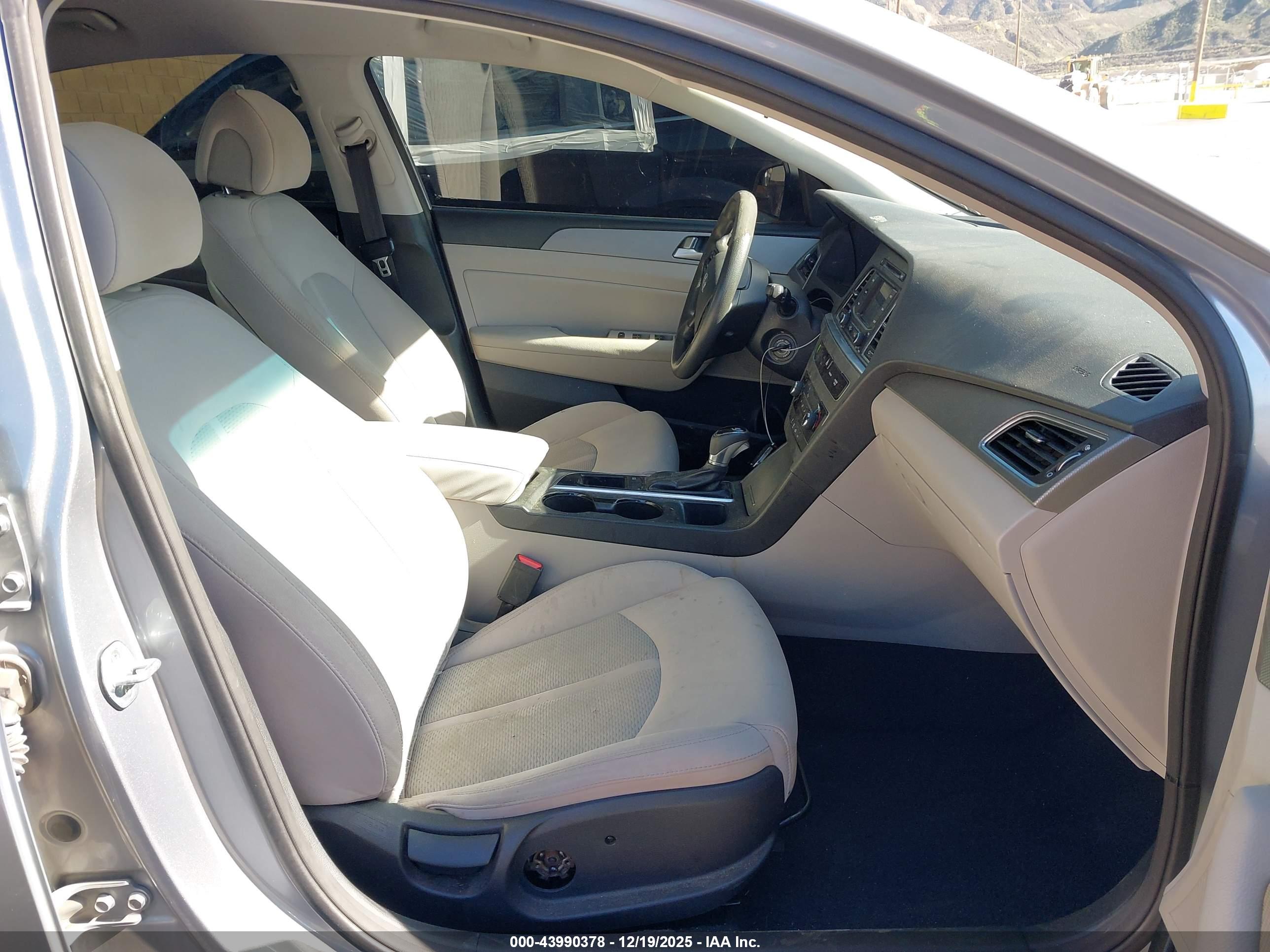 HYUNDAI SONATA image 5