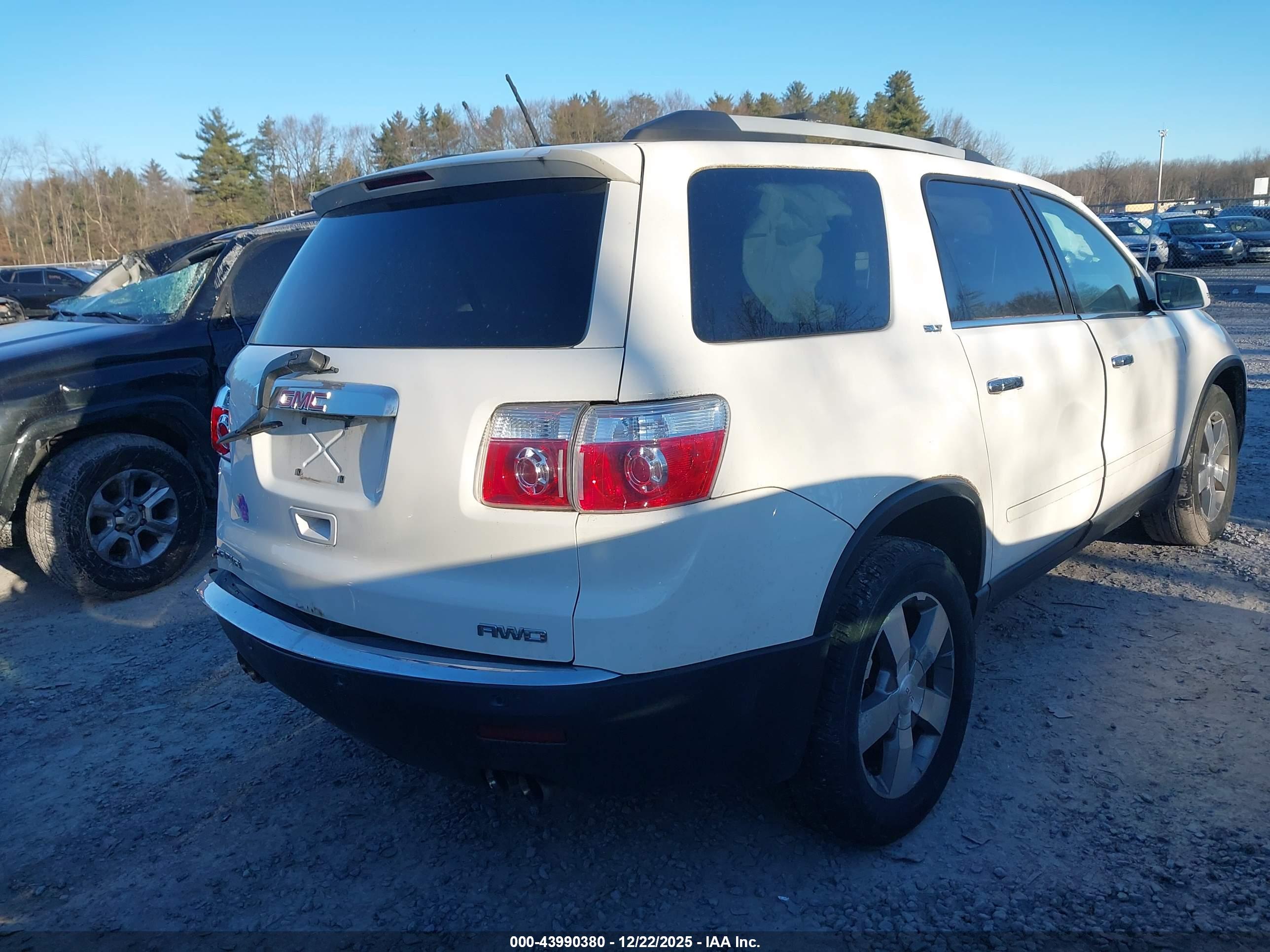 GMC ACADIA image 4