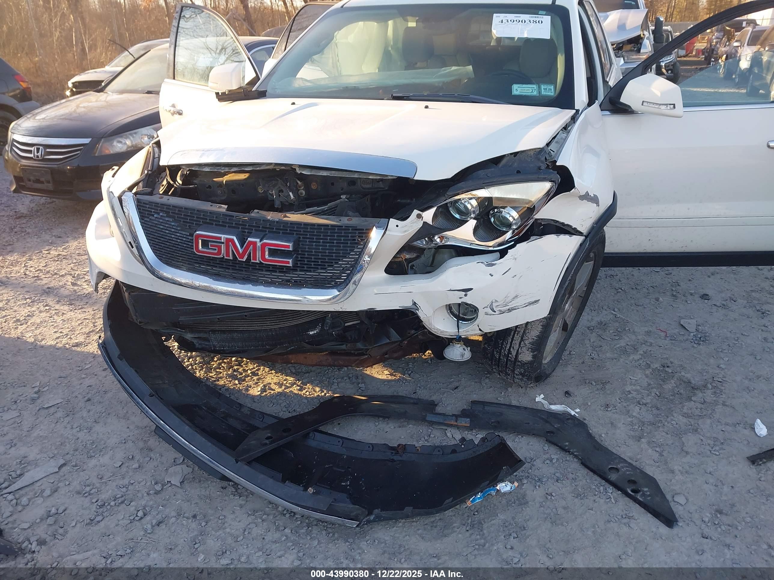 GMC ACADIA image 6