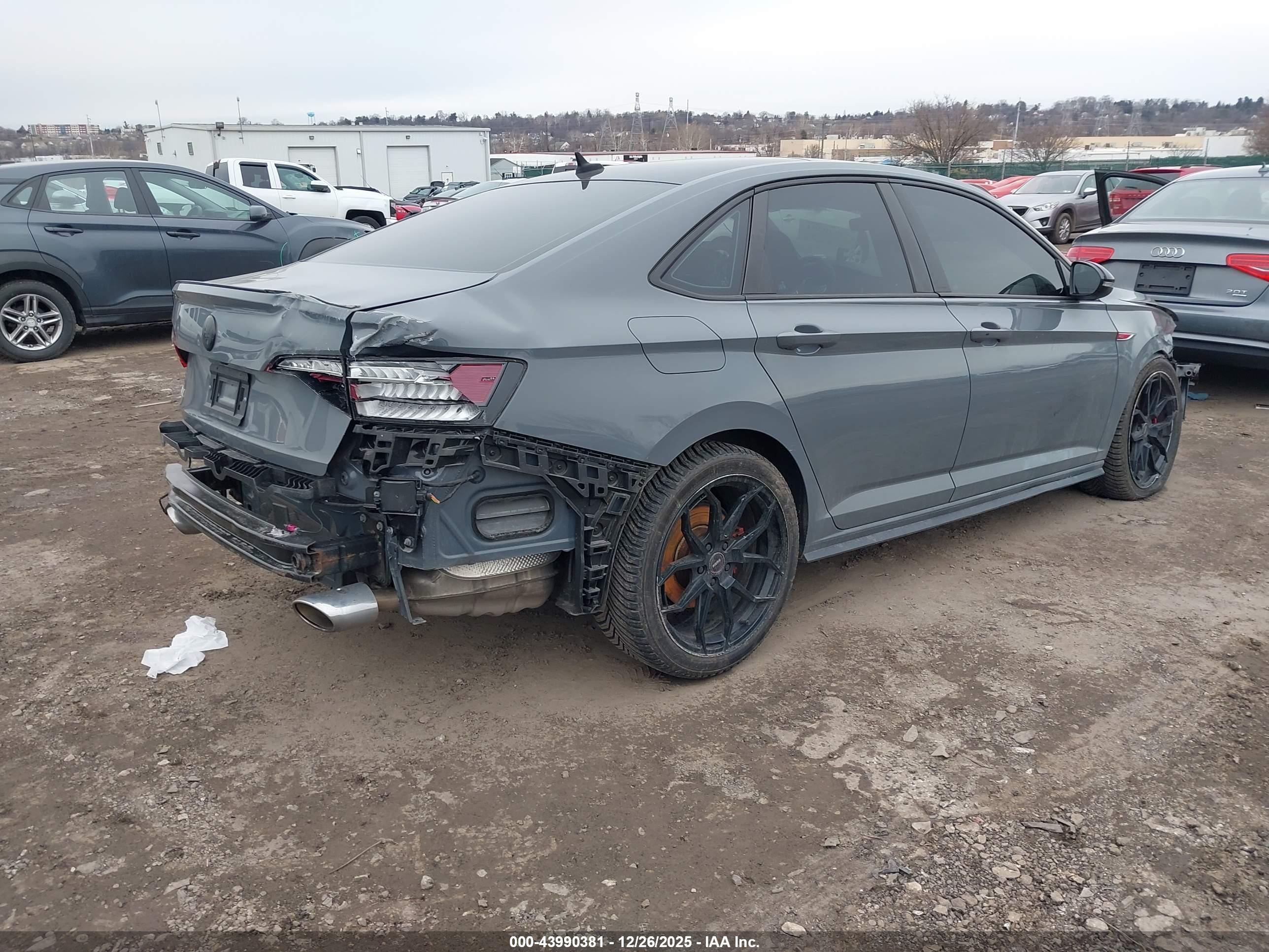 VOLKSWAGEN JETTA image 4