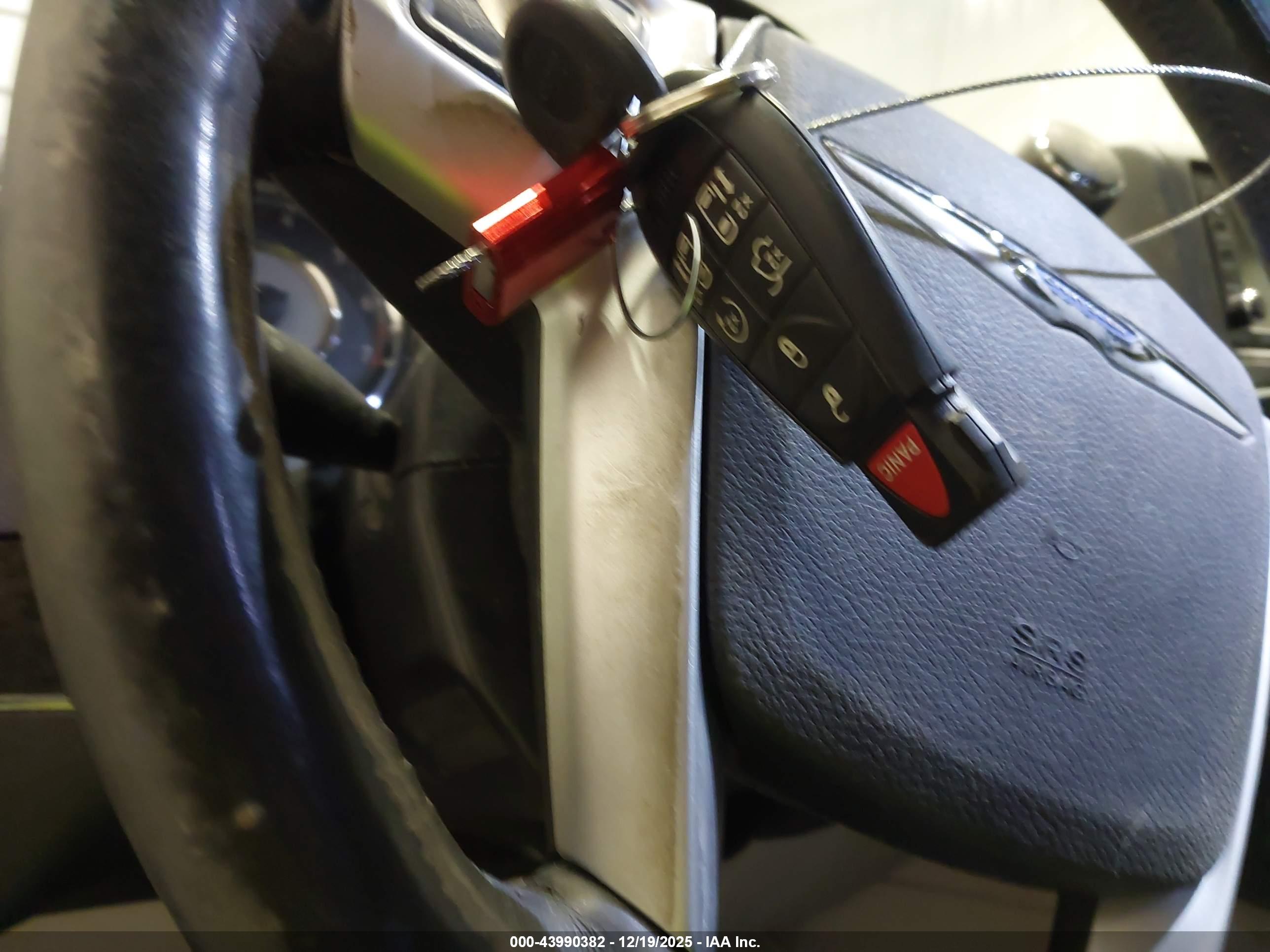 CHRYSLER TOWN image 11