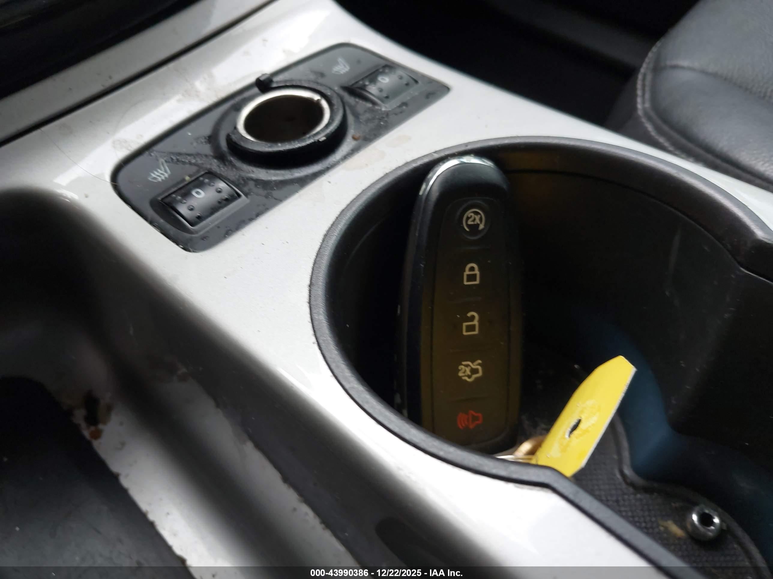 FORD ESCAPE image 11
