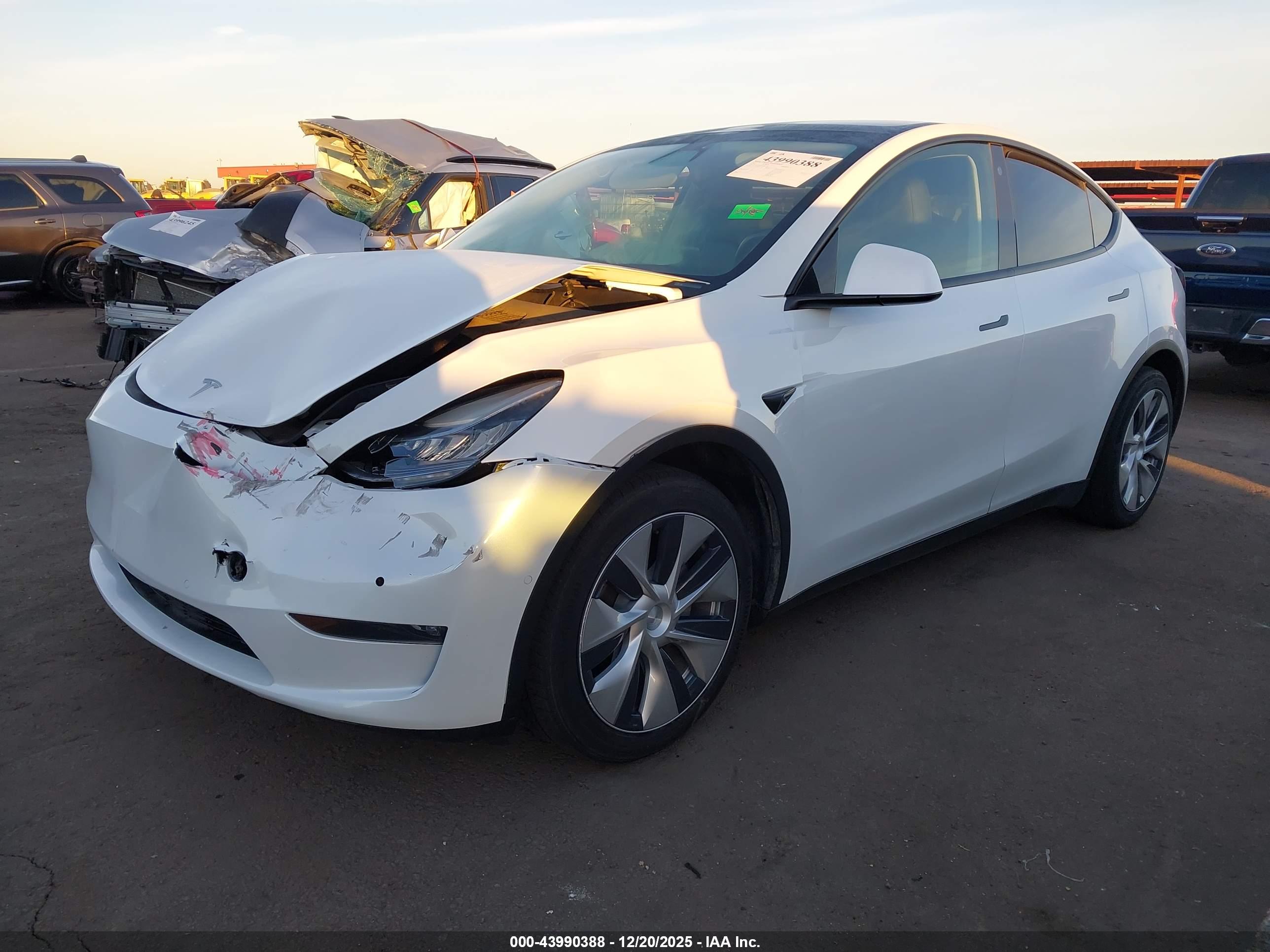 TESLA MODEL image 2
