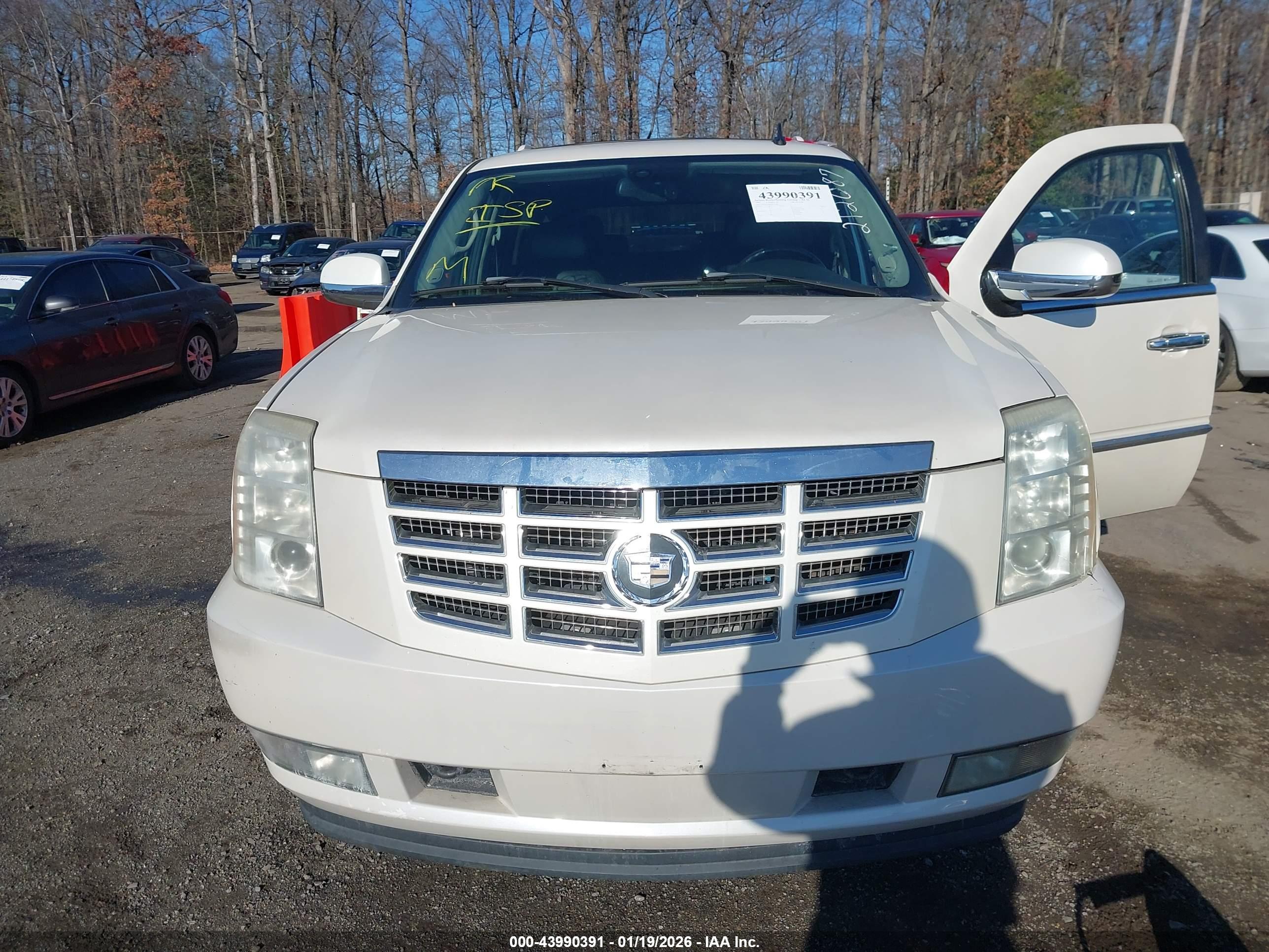 CADILLAC ESCALADE image 6