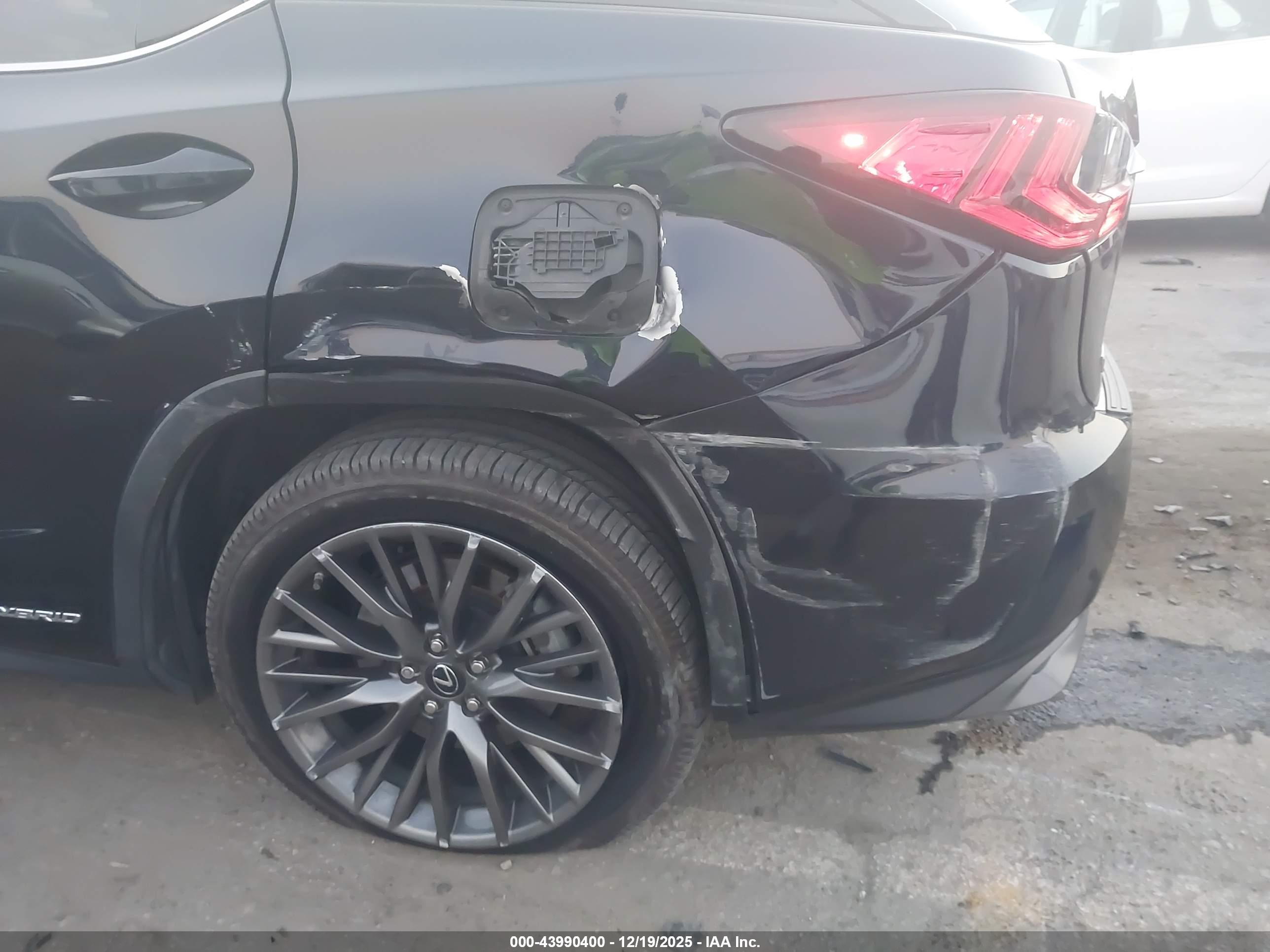 LEXUS RX image 6