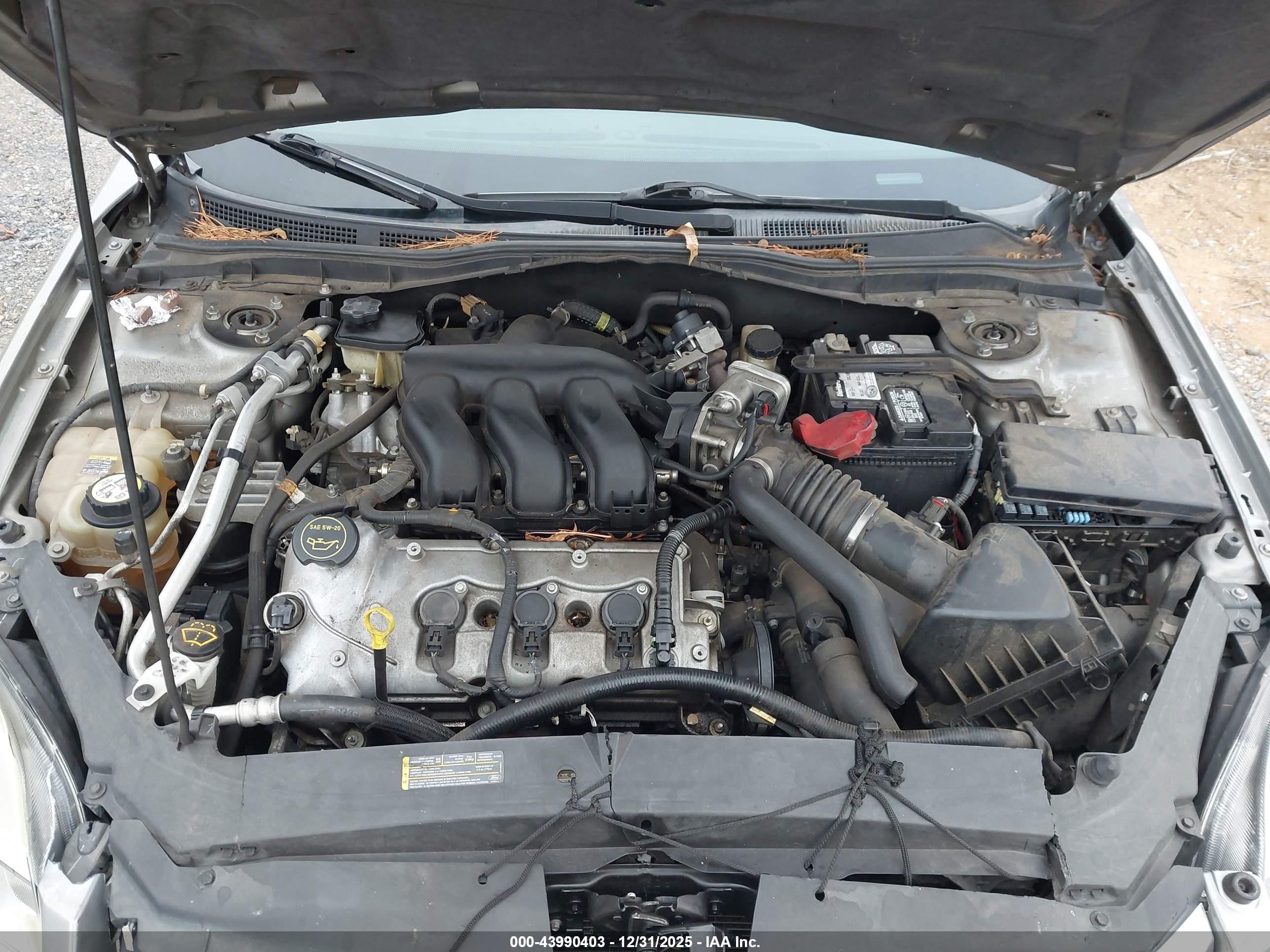 FORD FUSION image 10
