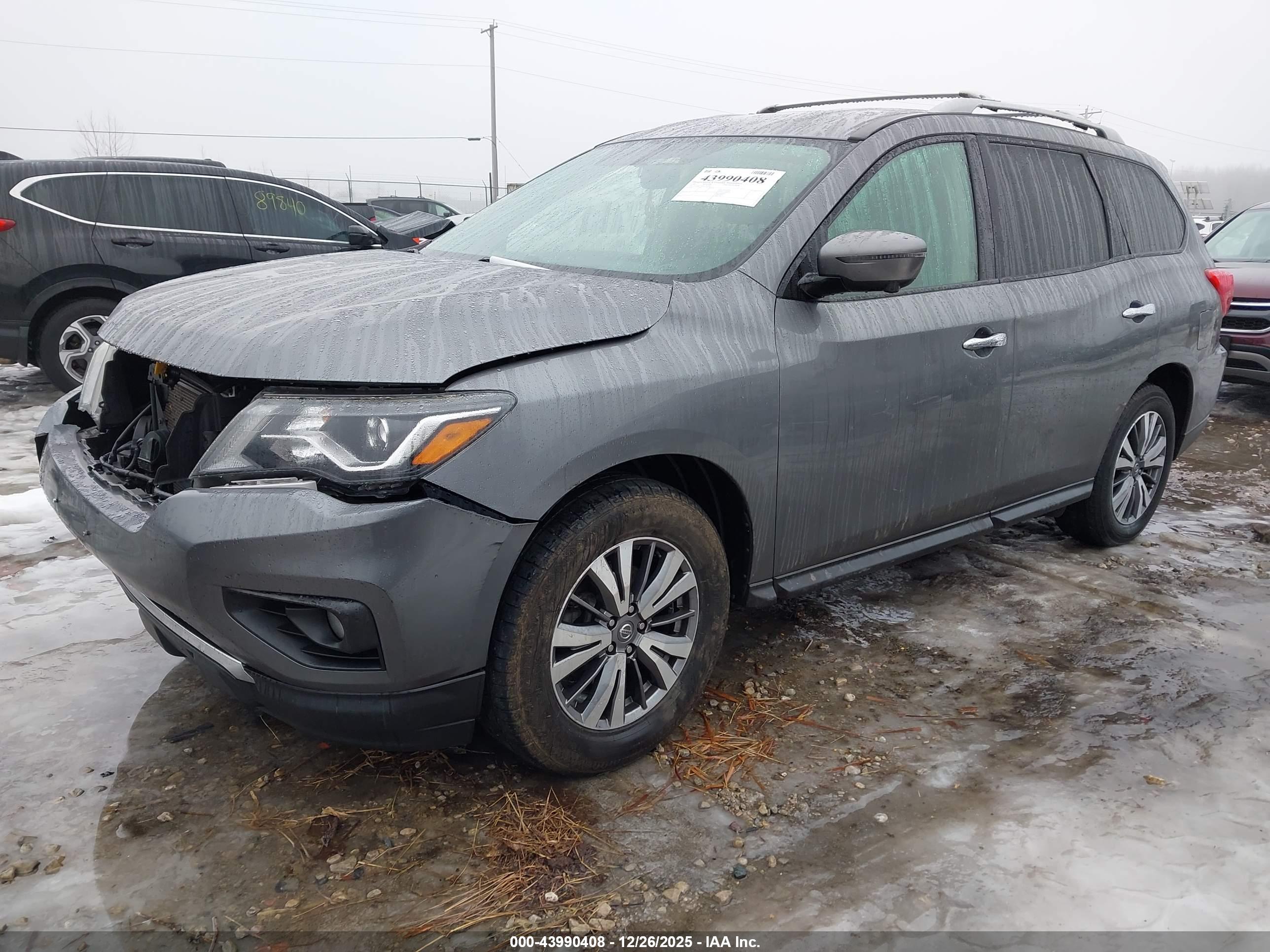 NISSAN PATHFINDER image 2