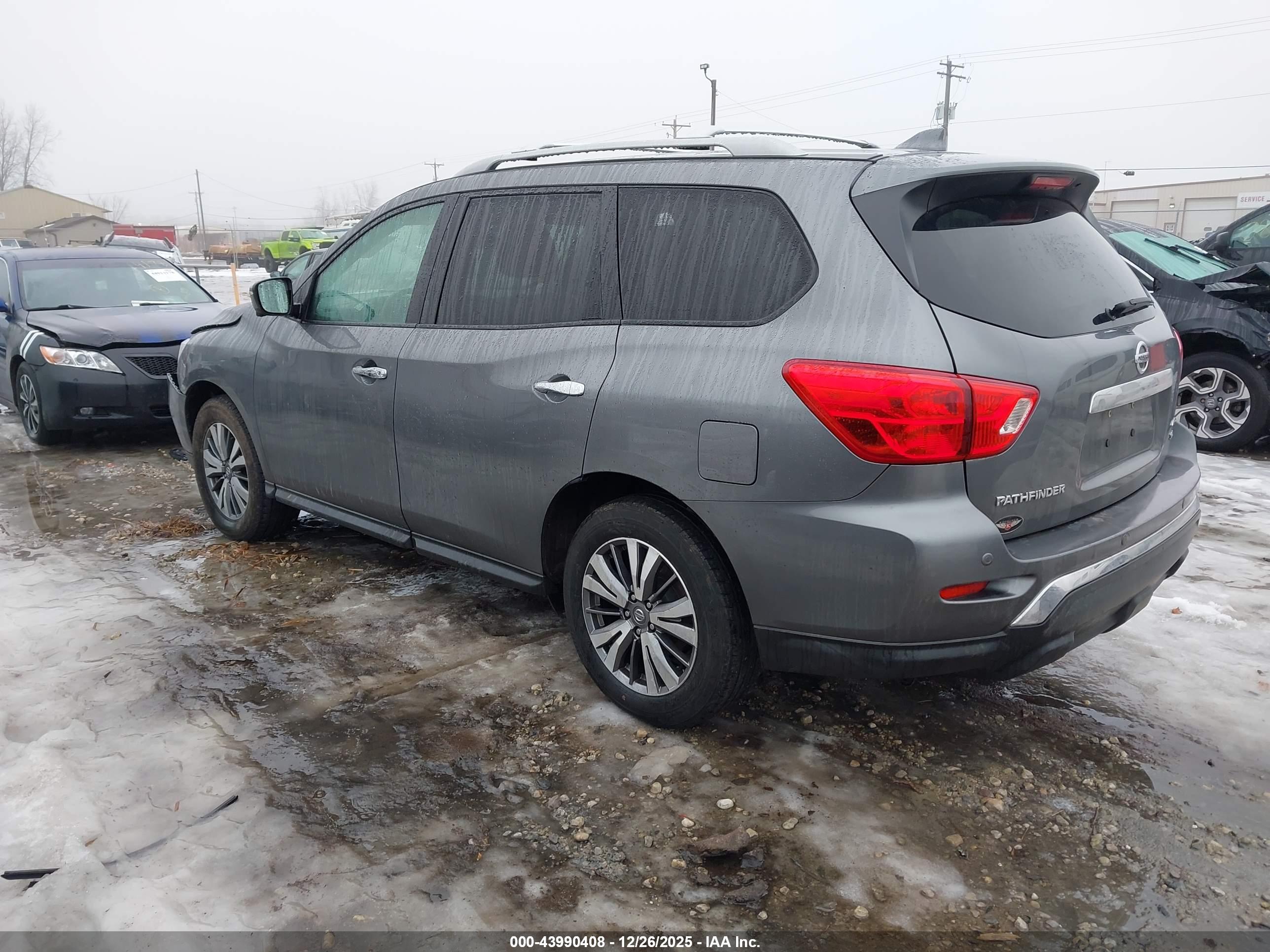 NISSAN PATHFINDER image 3