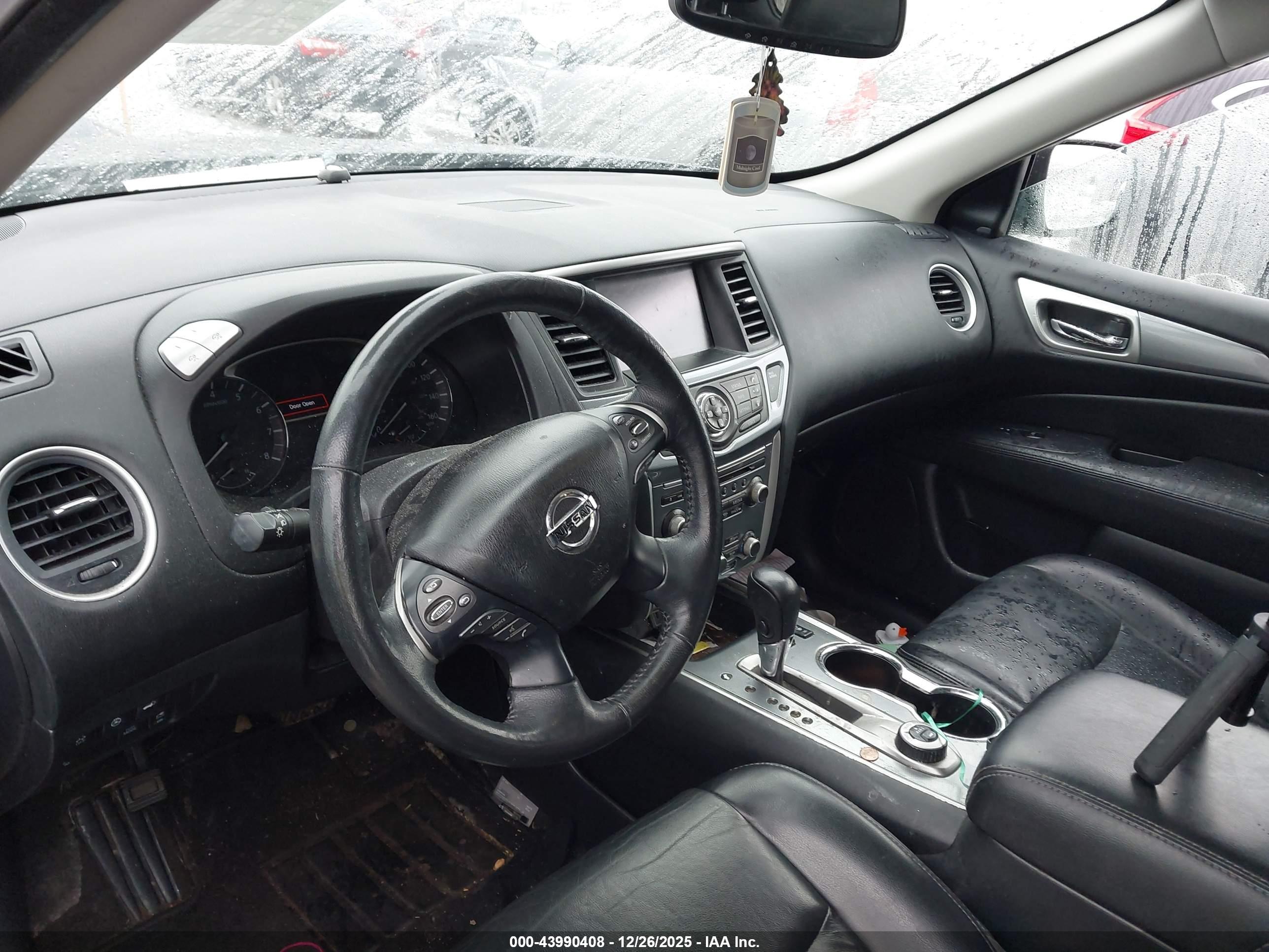 NISSAN PATHFINDER image 5