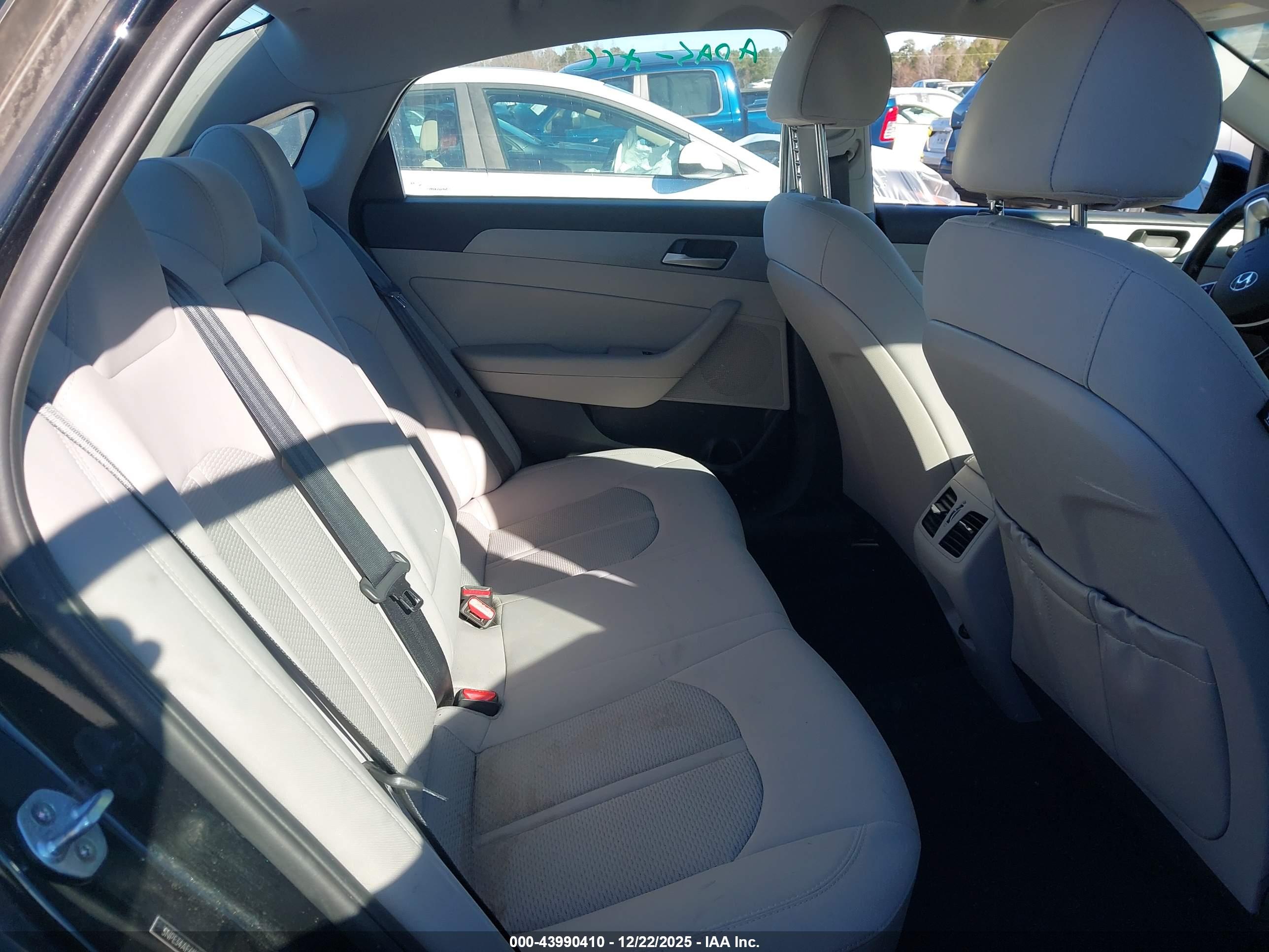HYUNDAI SONATA image 8