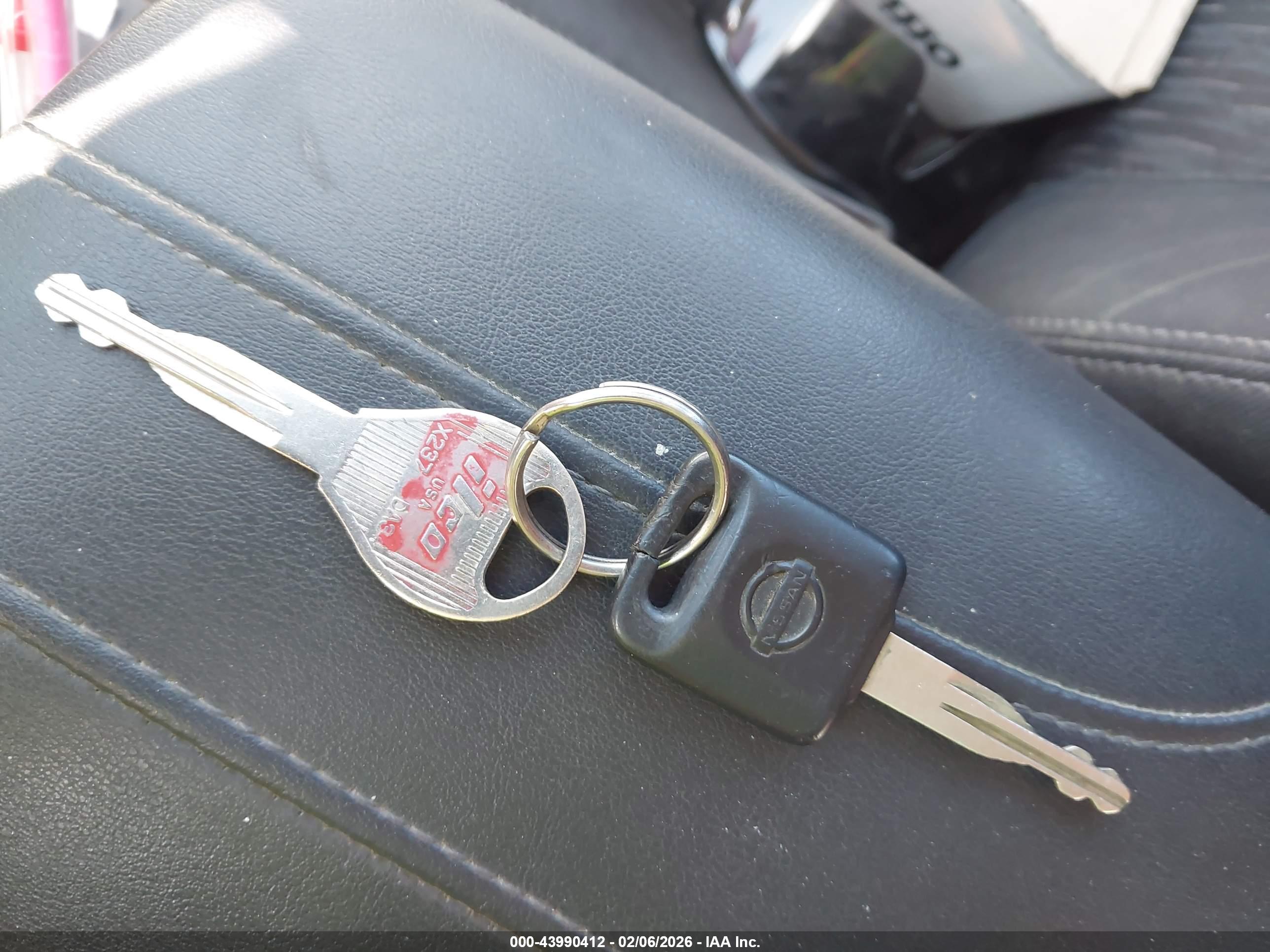 NISSAN VERSA image 11