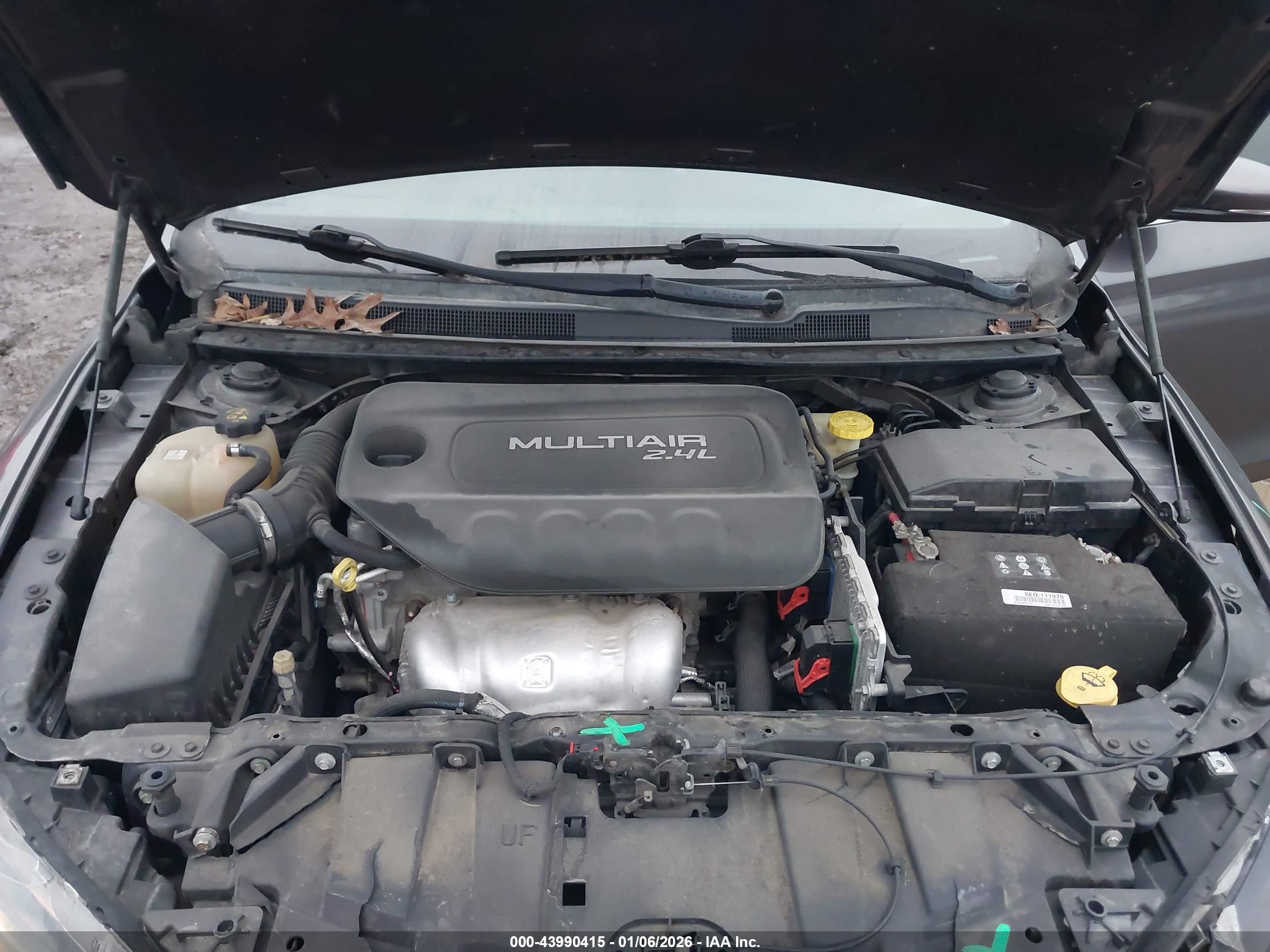 CHRYSLER 200 image 10