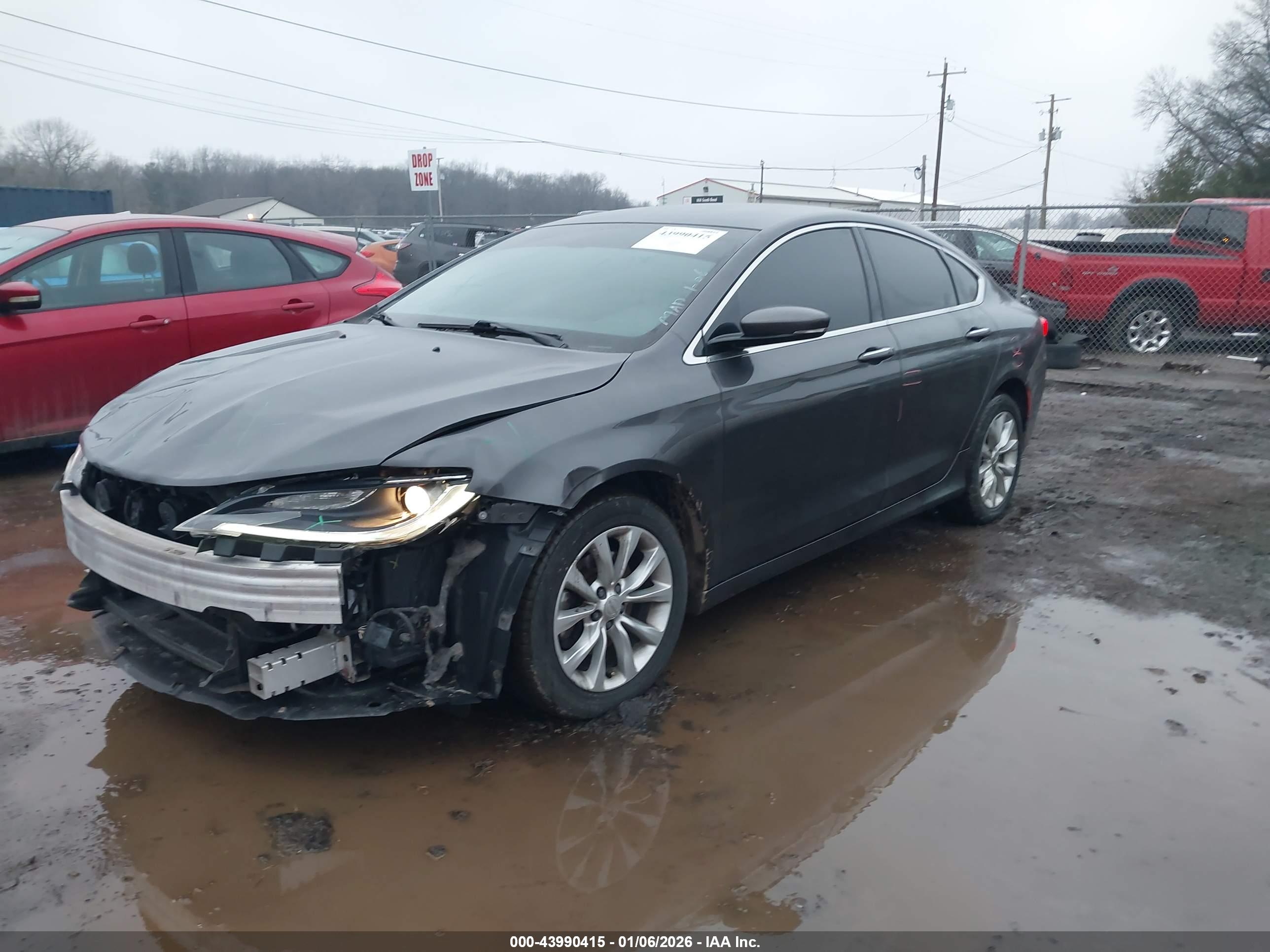CHRYSLER 200 image 2