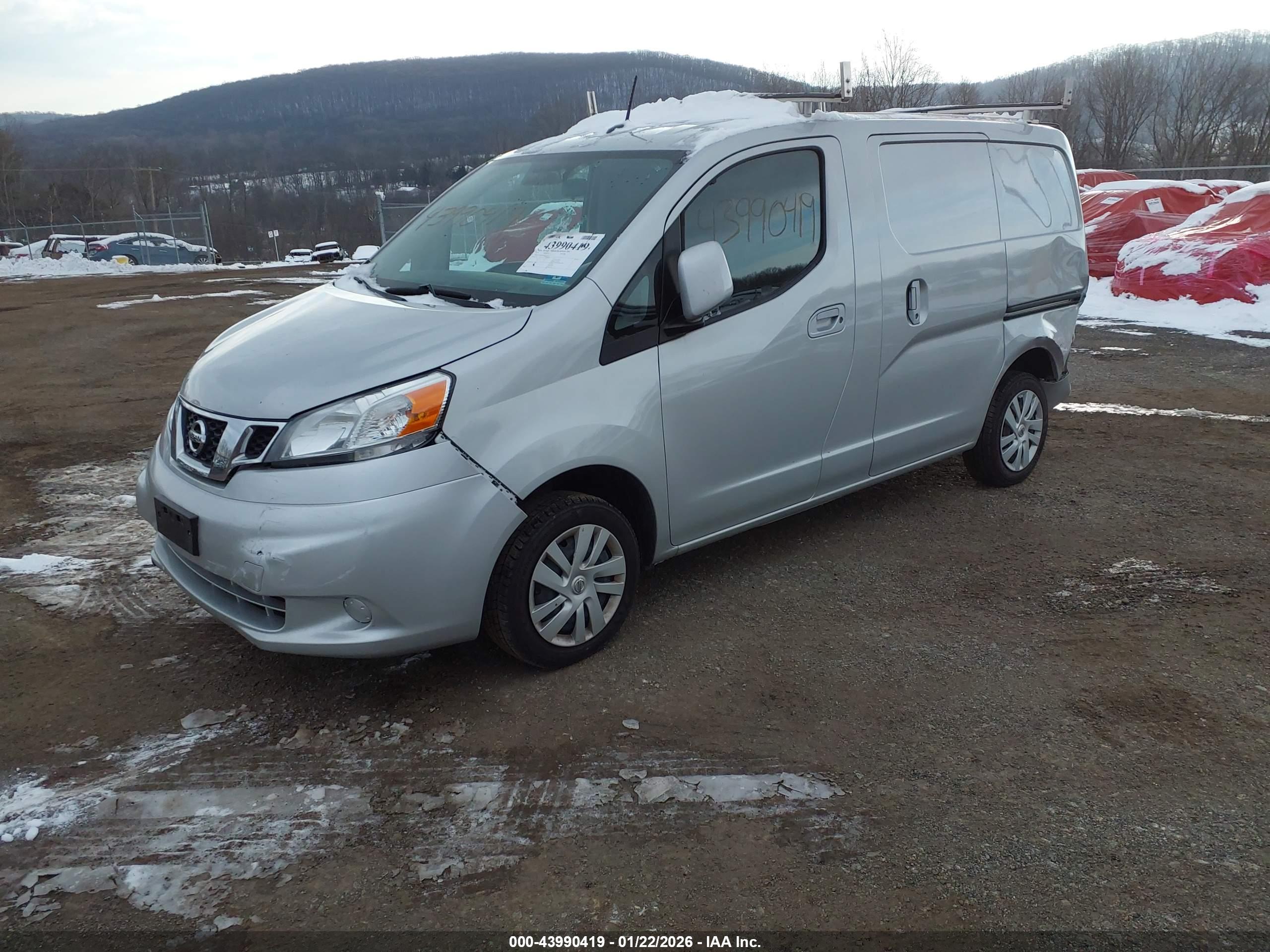 NISSAN NV200 image 2