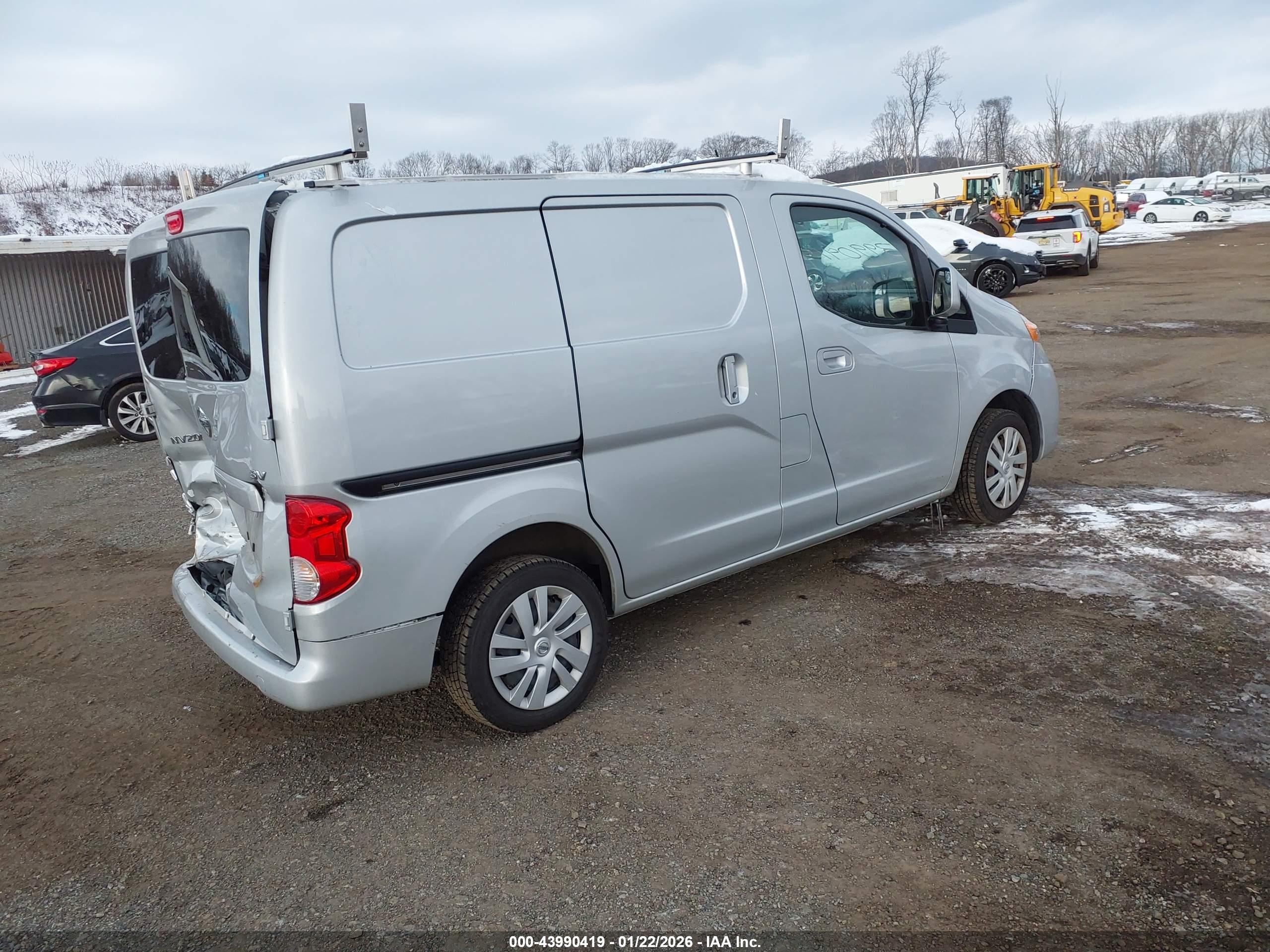 NISSAN NV200 image 4