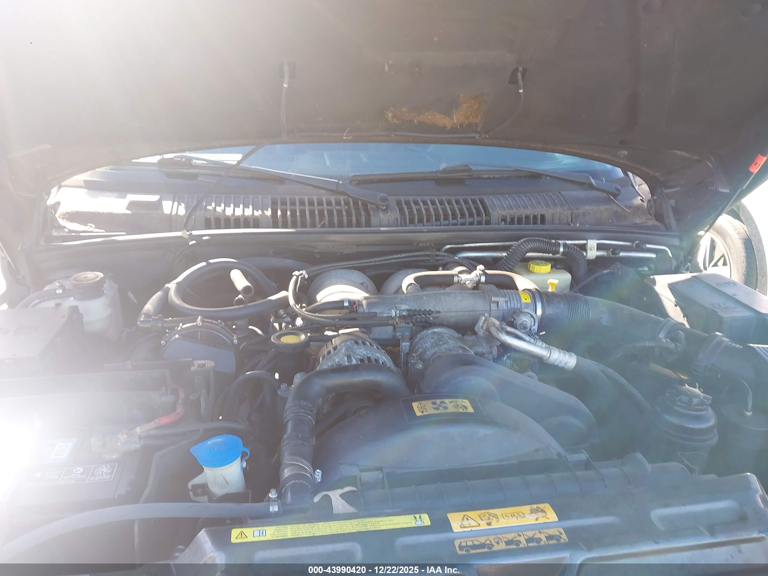 LAND ROVER image 10