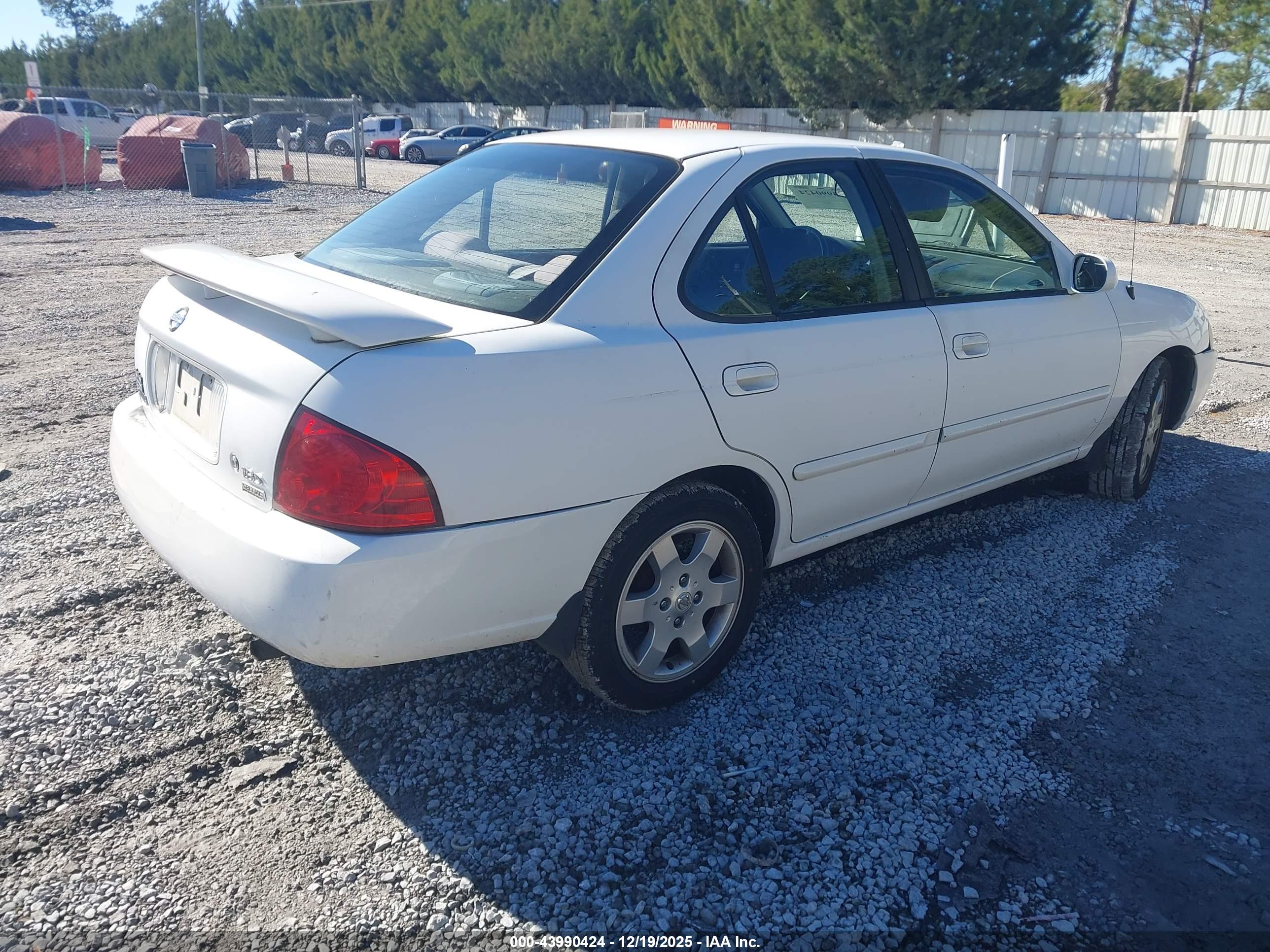 NISSAN SENTRA image 4