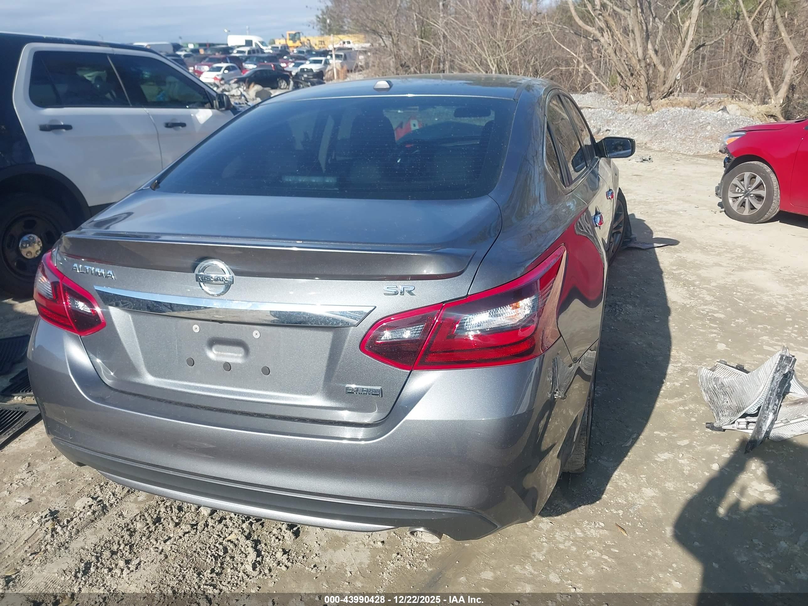 NISSAN ALTIMA image 4