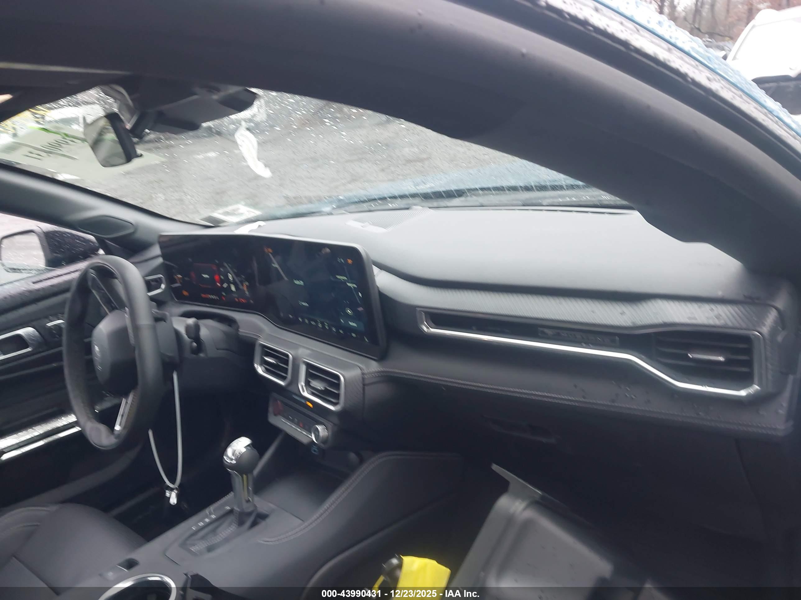 FORD MUSTANG image 5