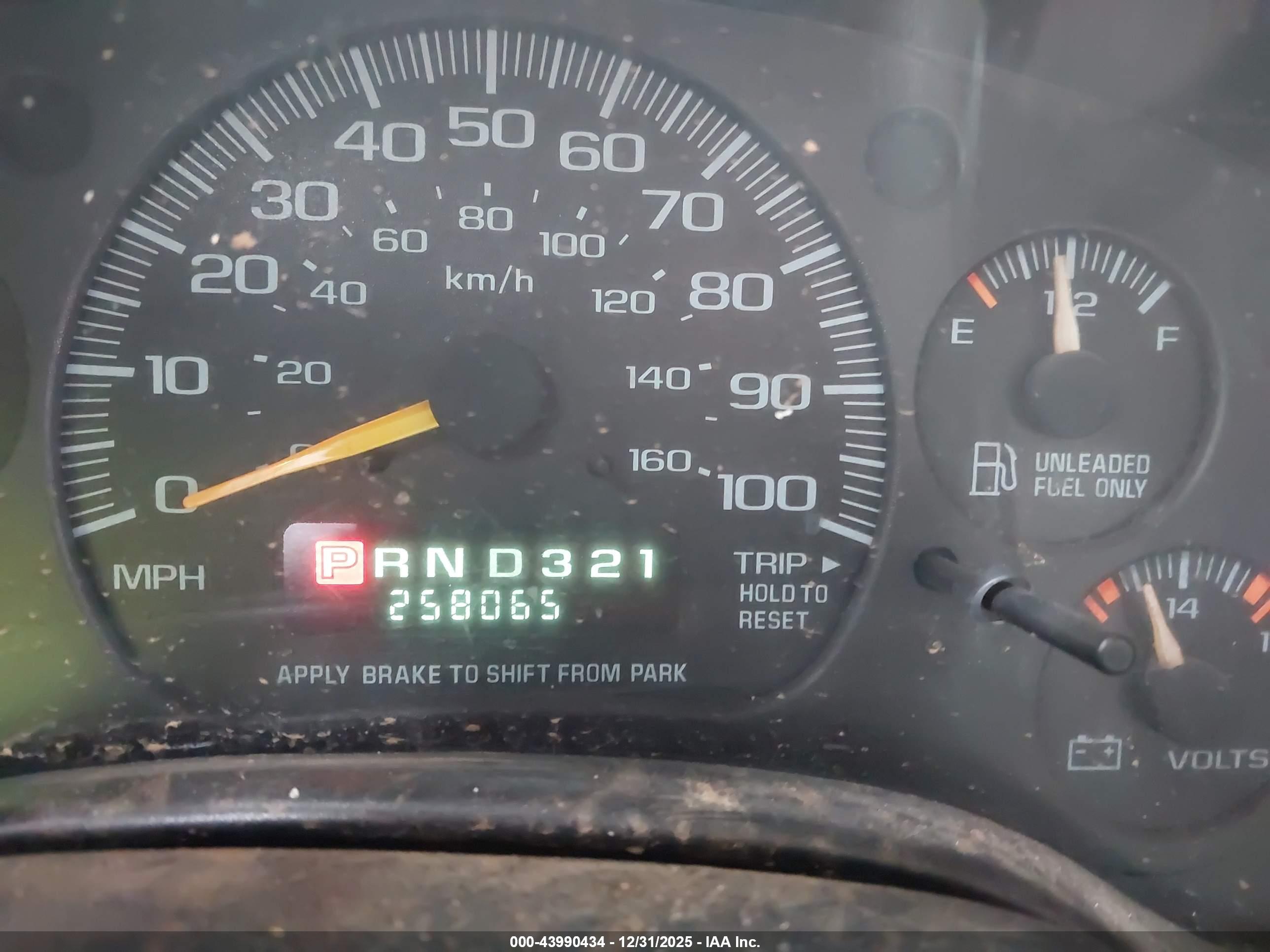 CHEVROLET EXPRESS image 7
