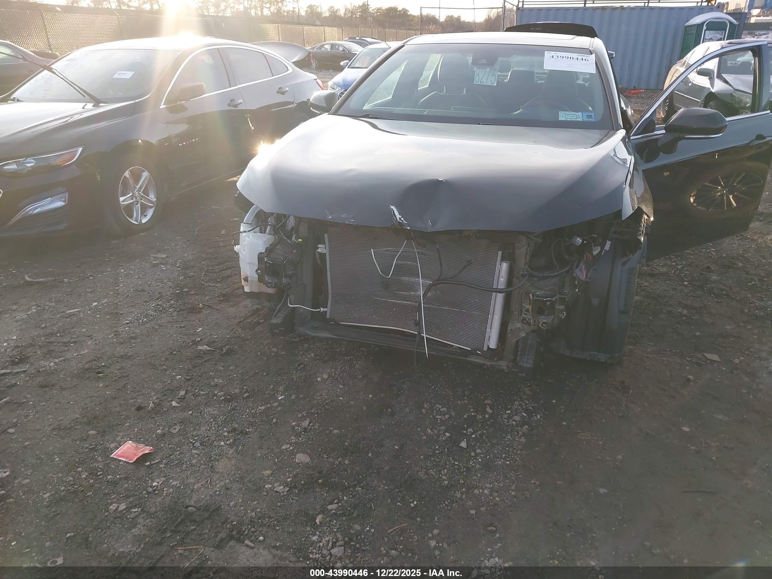 TOYOTA AVALON image 6