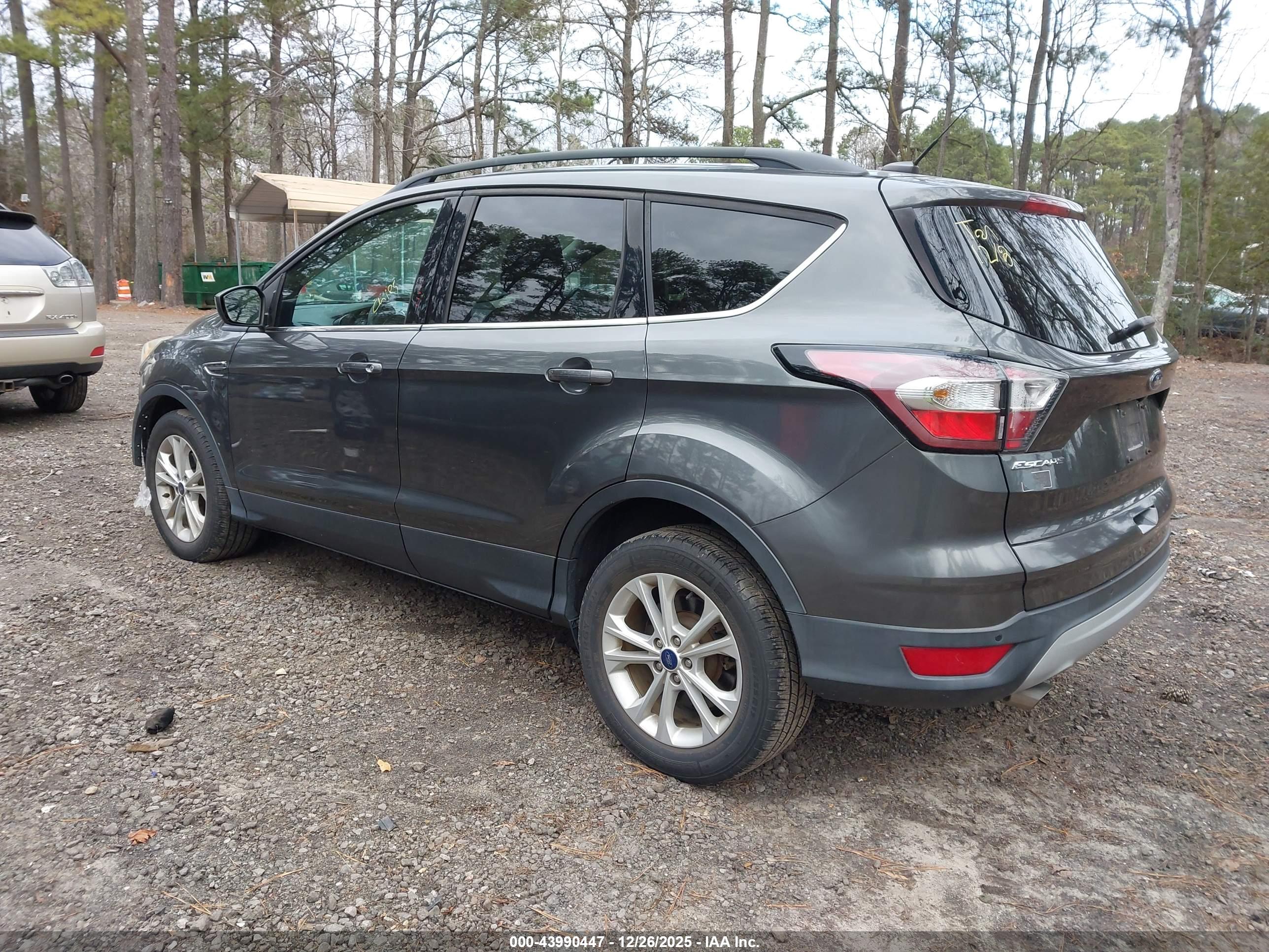 FORD ESCAPE image 3