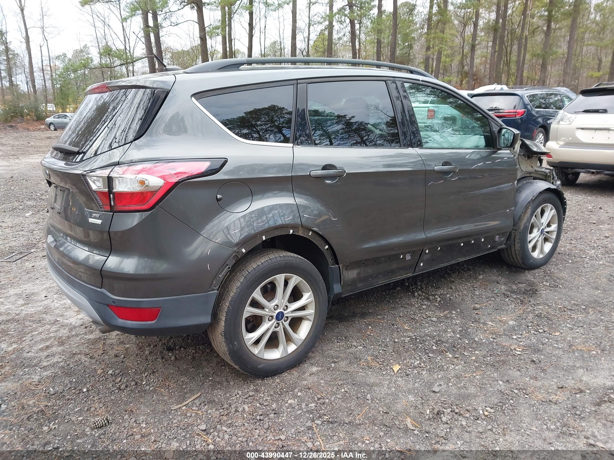 FORD ESCAPE image 4
