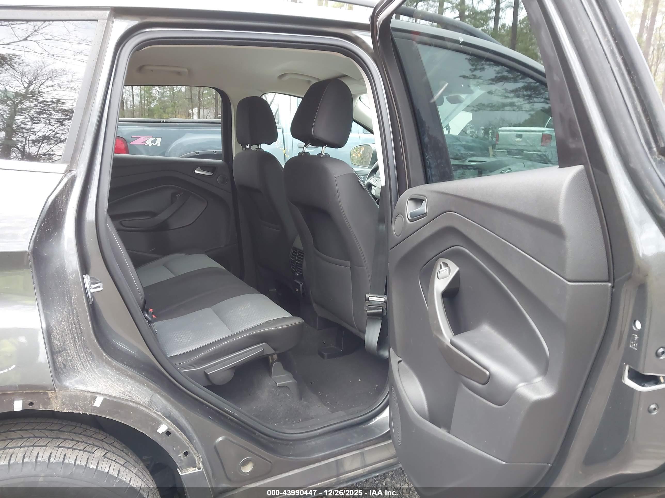 FORD ESCAPE image 8